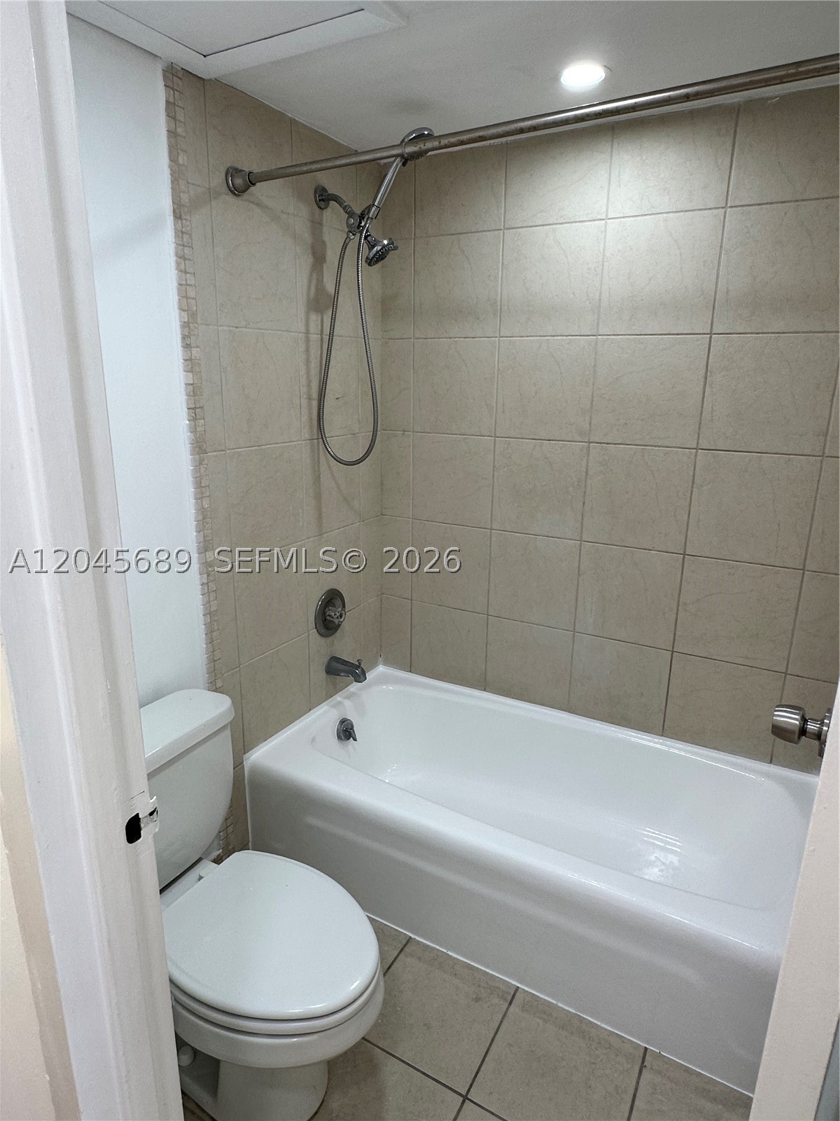 BRICKELL BAY CLUB CONDO - Residential Lease