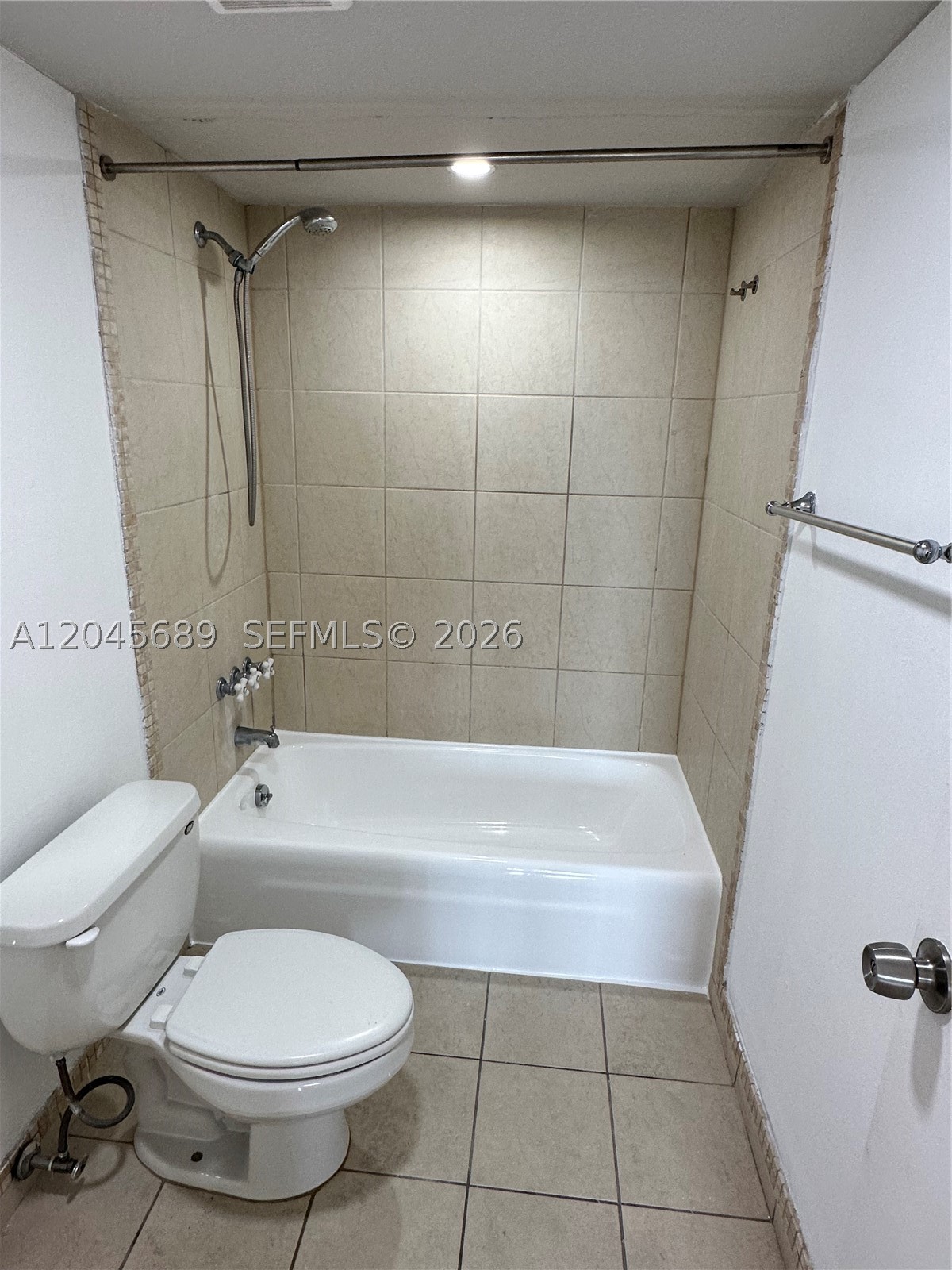 BRICKELL BAY CLUB CONDO - Residential Lease