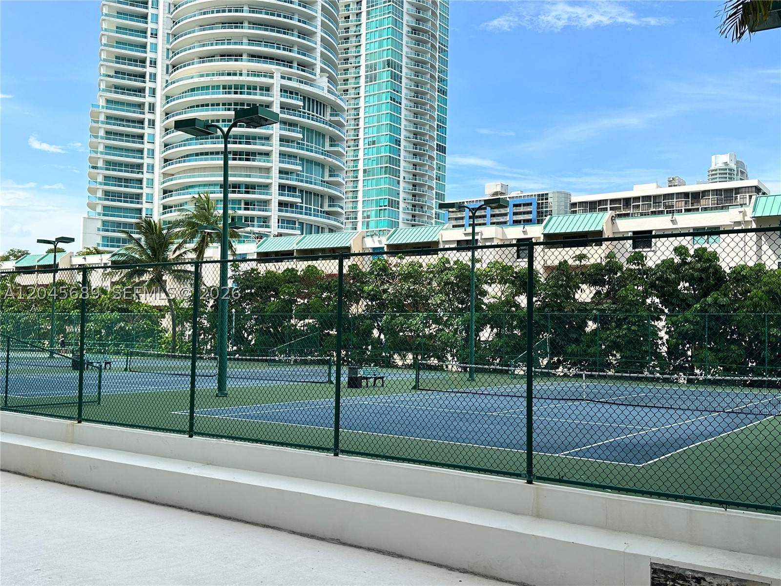 BRICKELL BAY CLUB CONDO - Residential Lease