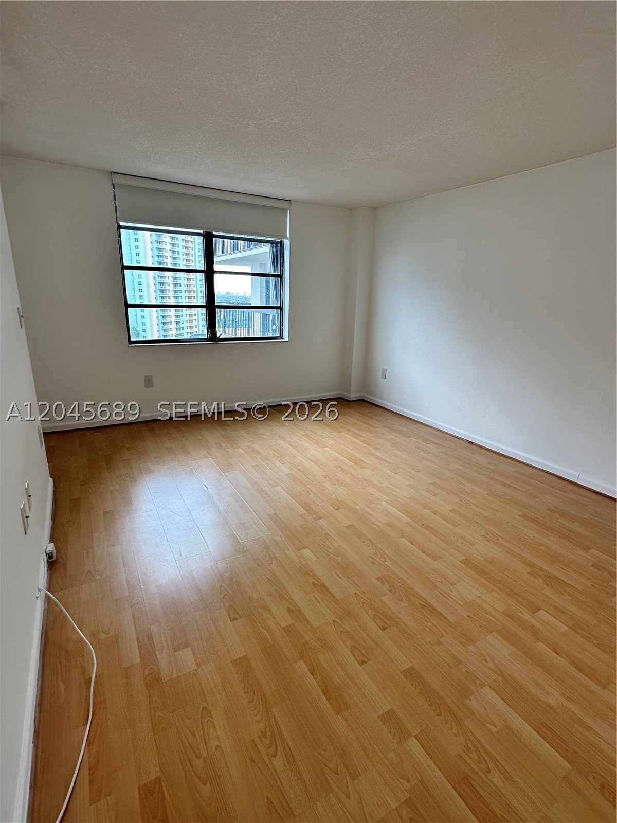 BRICKELL BAY CLUB CONDO - Residential Lease