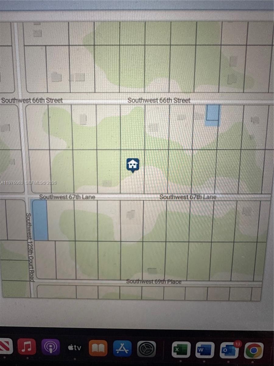 A nice size vacant land lot in the special Subdivision of Rolliing Hills of 1.16 acres to build a home and a lifestyle in Ocala. Located in the middle of all the activities of Marion County: Rainbow River Park, World Equestrian Center (WEC), Hwy 200, Hwy 40, Downtown Ocala, School system.