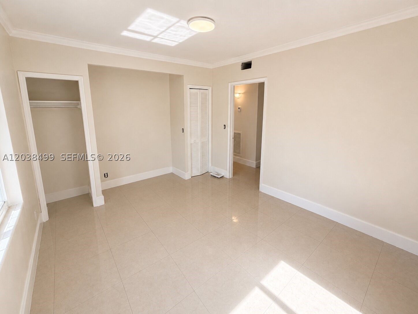 NORTH HOLLYWOOD - Residential Lease