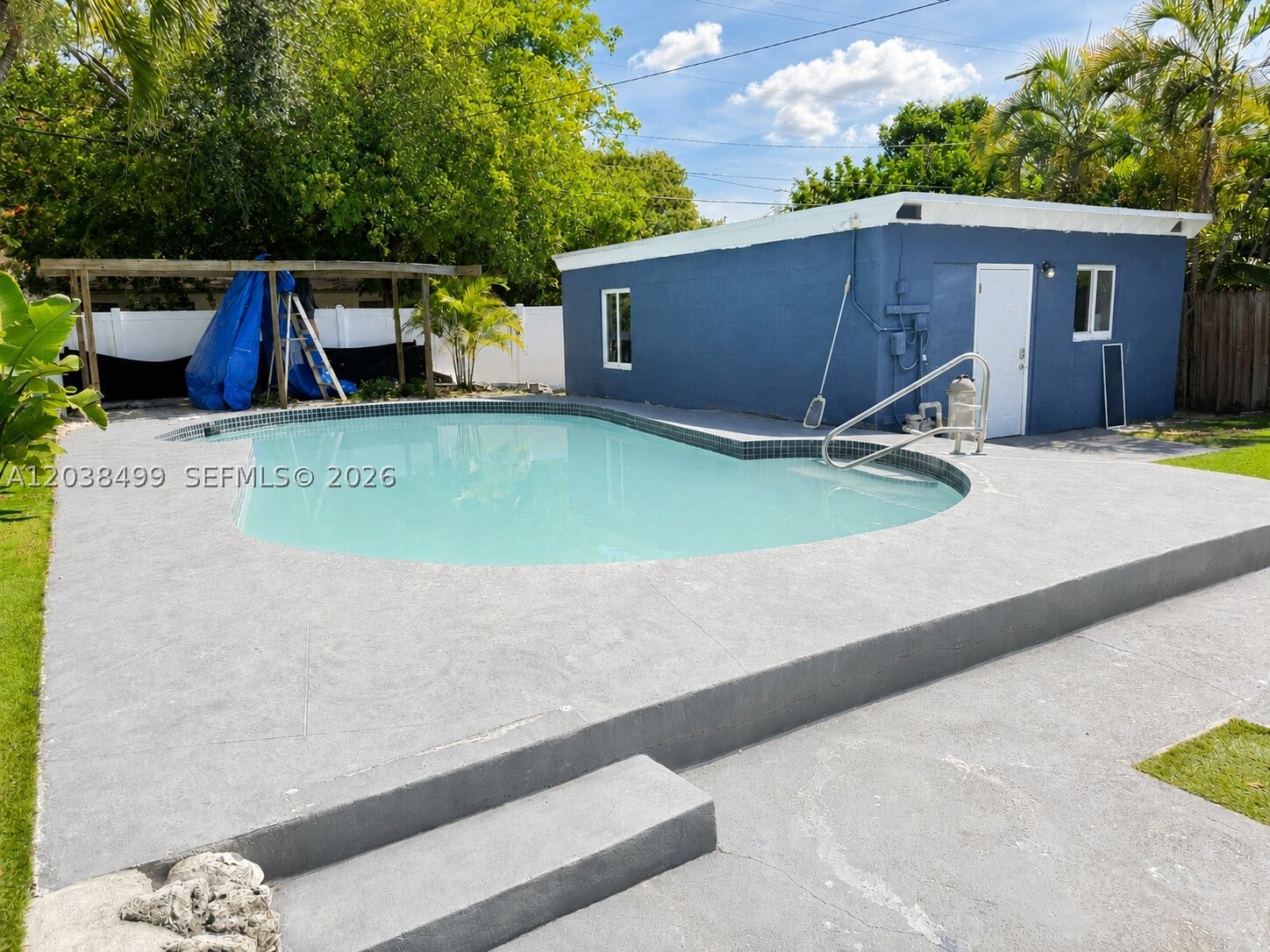 NORTH HOLLYWOOD - Residential Lease