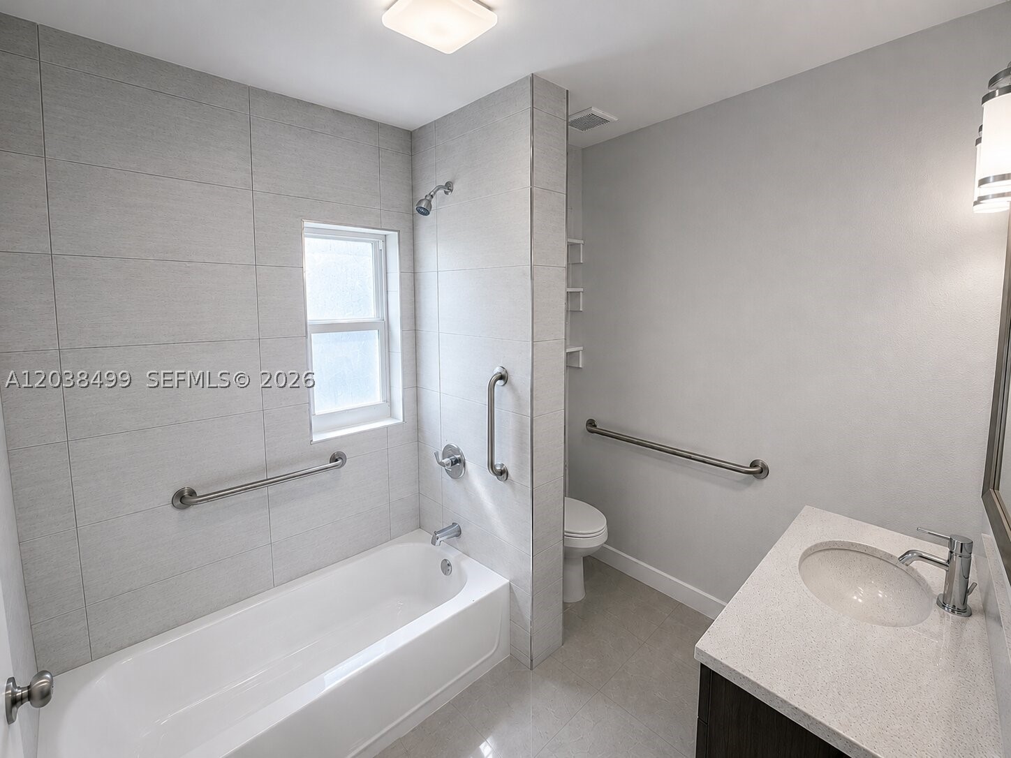 NORTH HOLLYWOOD - Residential Lease