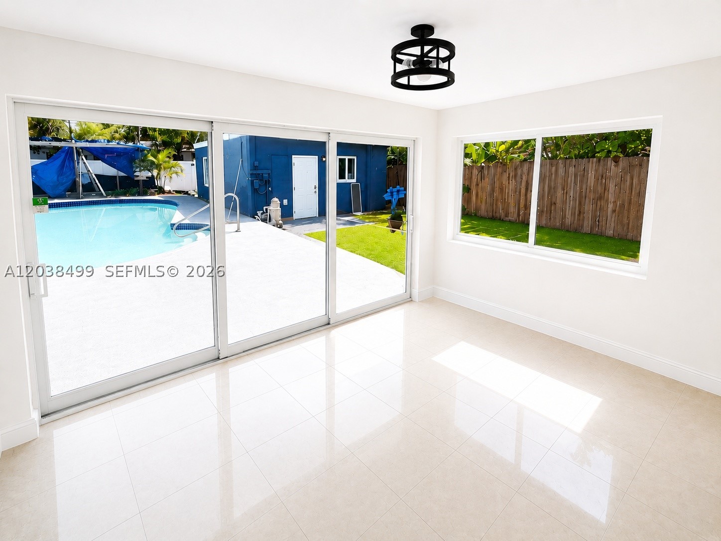 NORTH HOLLYWOOD - Residential Lease
