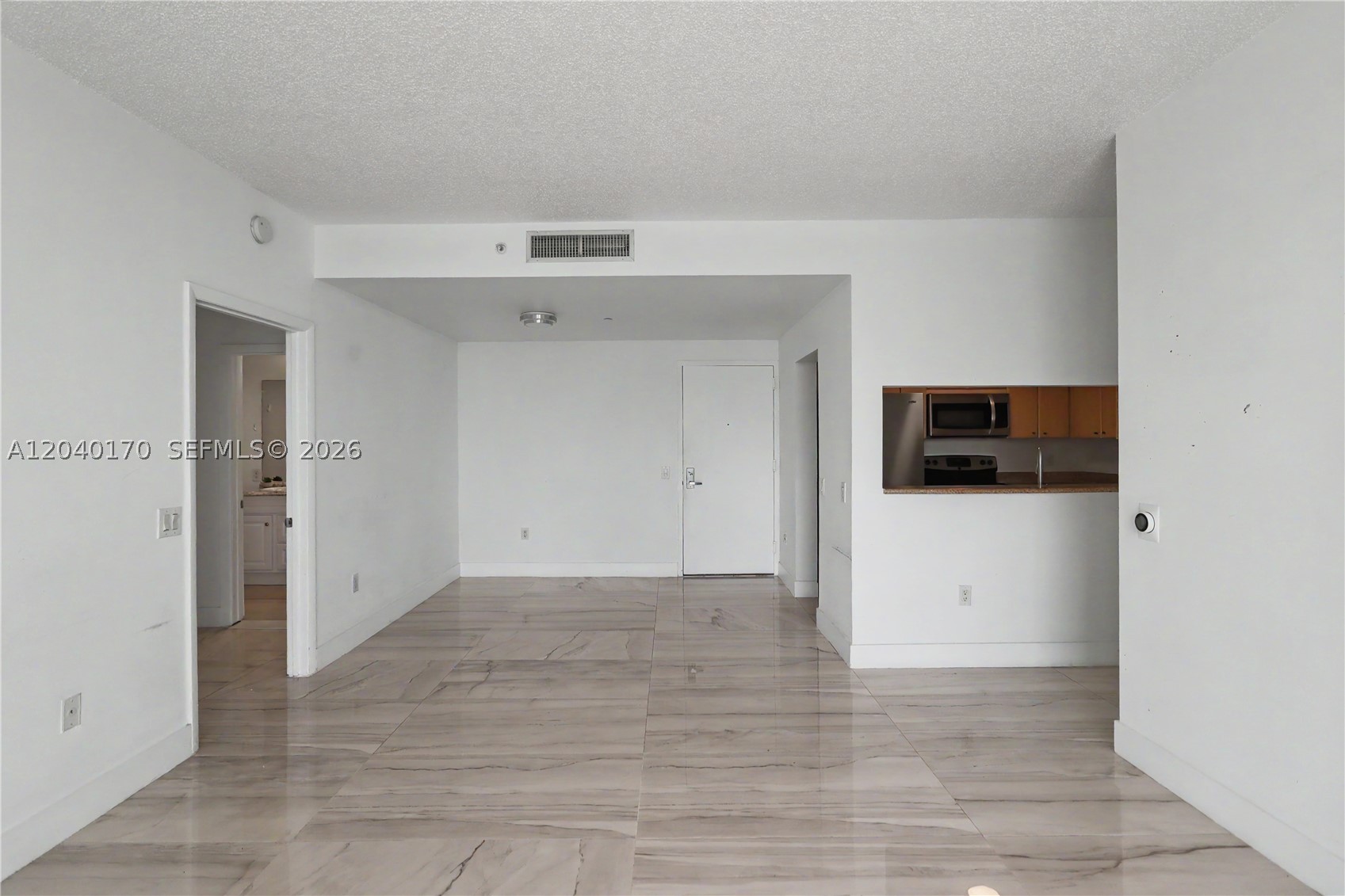 THE METROPOLITAN CONDO - Residential