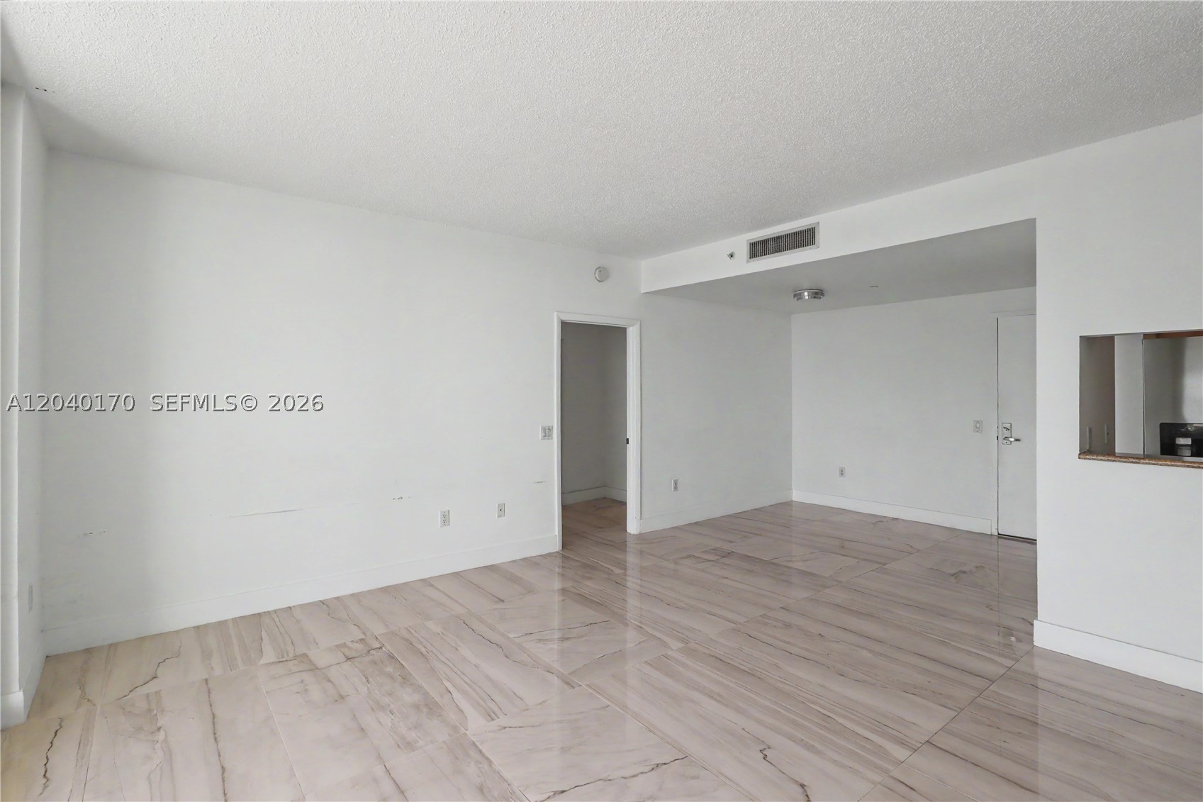 THE METROPOLITAN CONDO - Residential