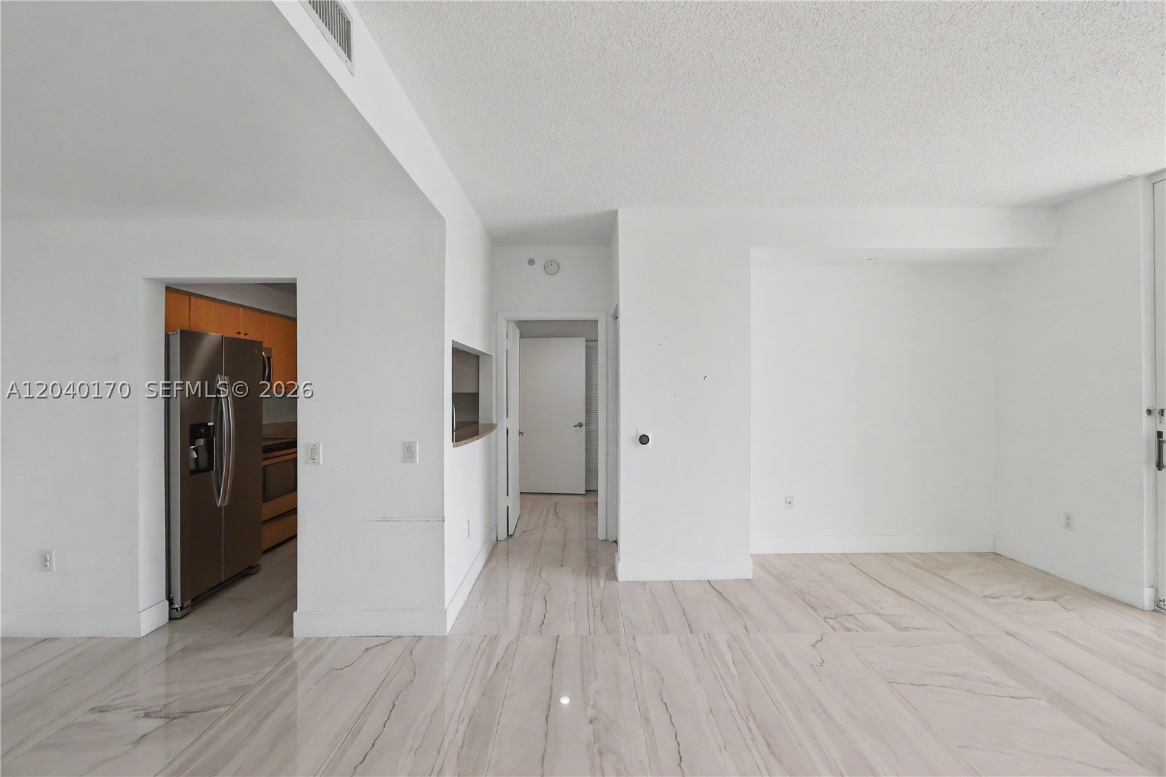 THE METROPOLITAN CONDO - Residential