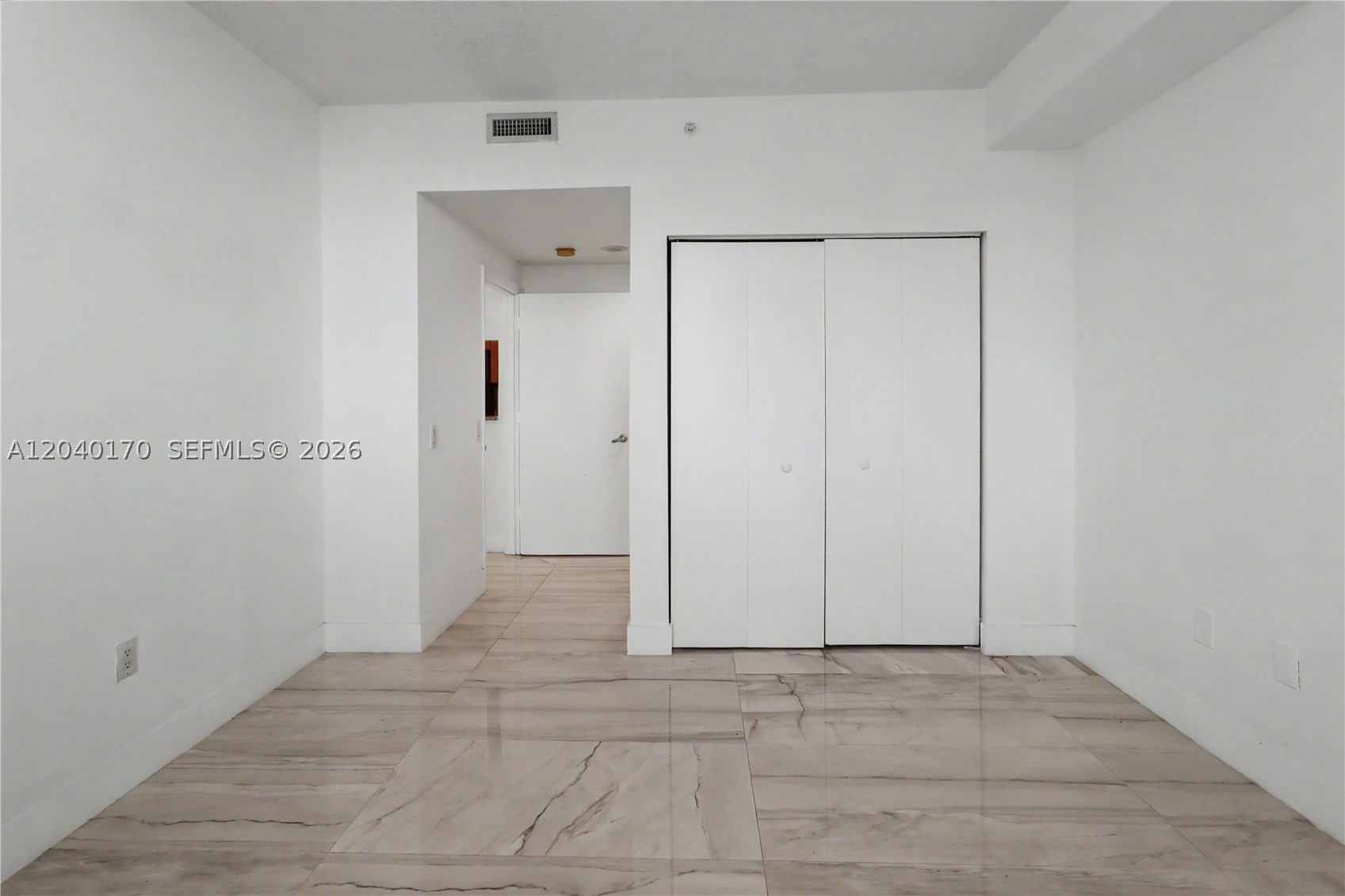 THE METROPOLITAN CONDO - Residential