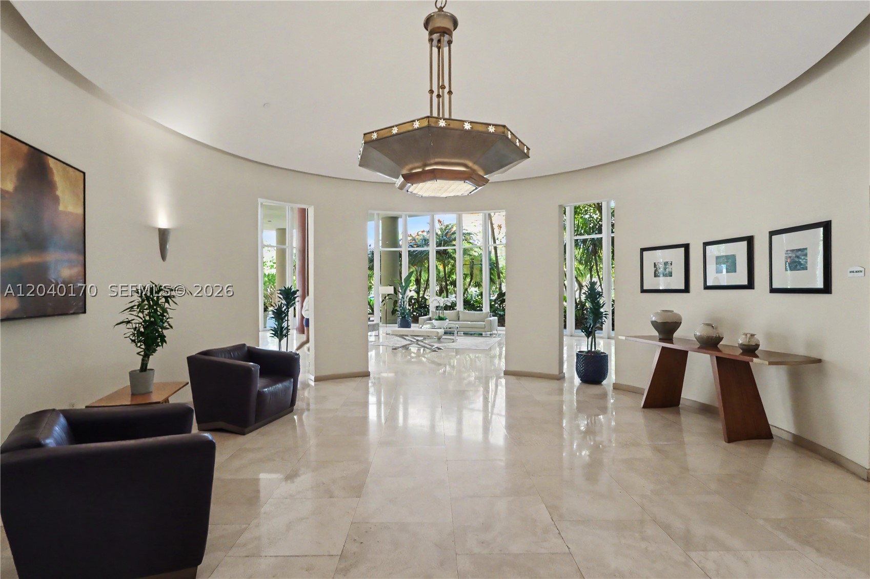 THE METROPOLITAN CONDO - Residential