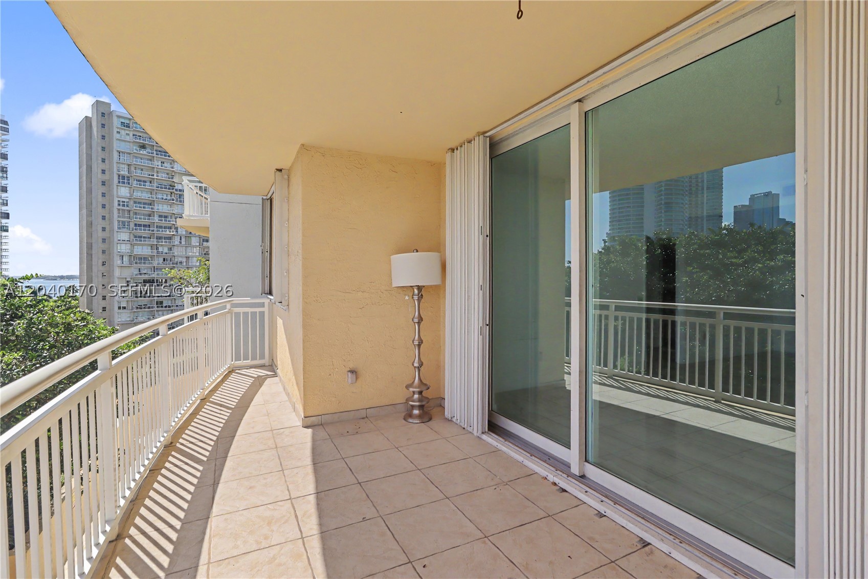 THE METROPOLITAN CONDO - Residential