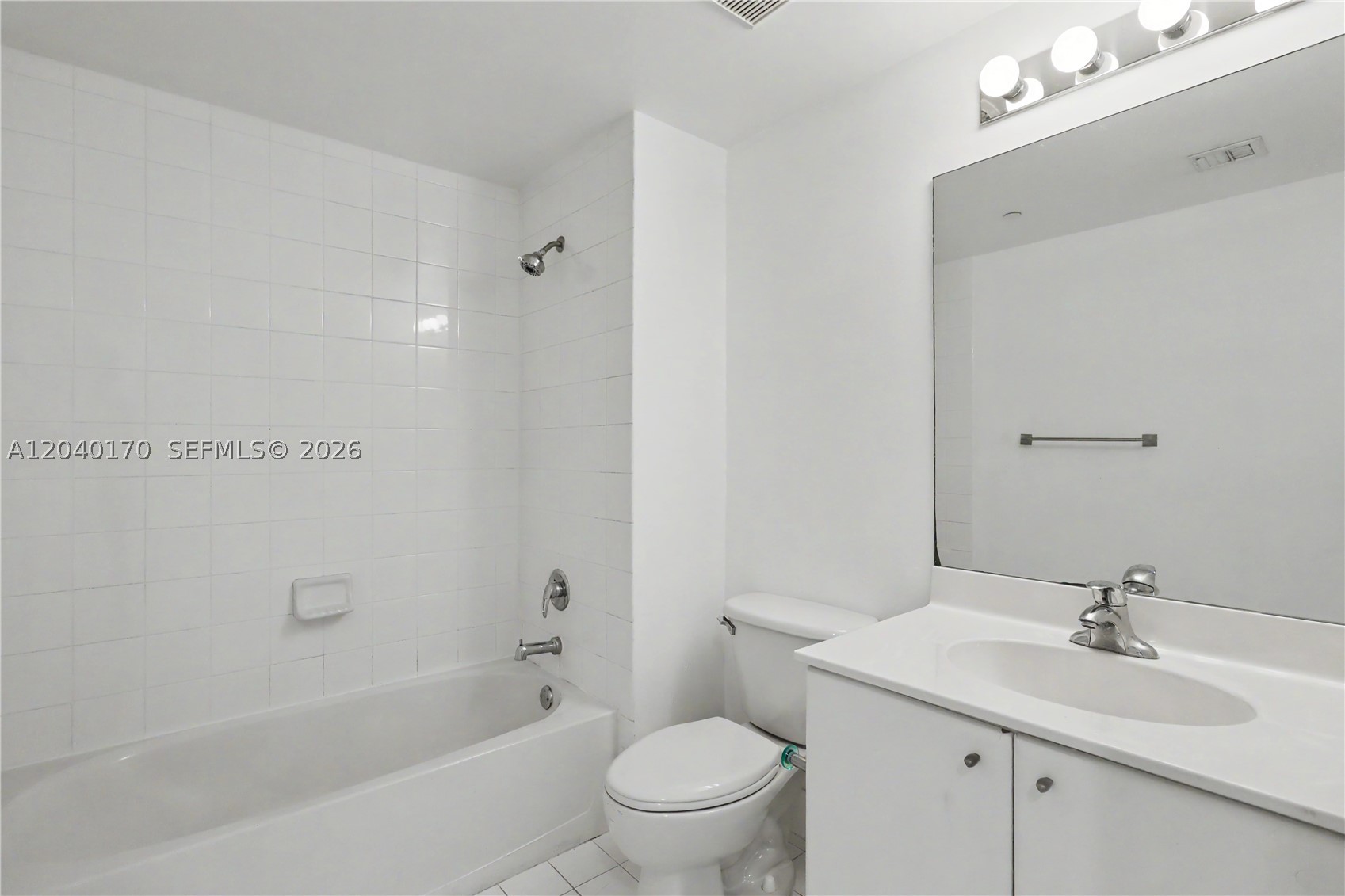 THE METROPOLITAN CONDO - Residential