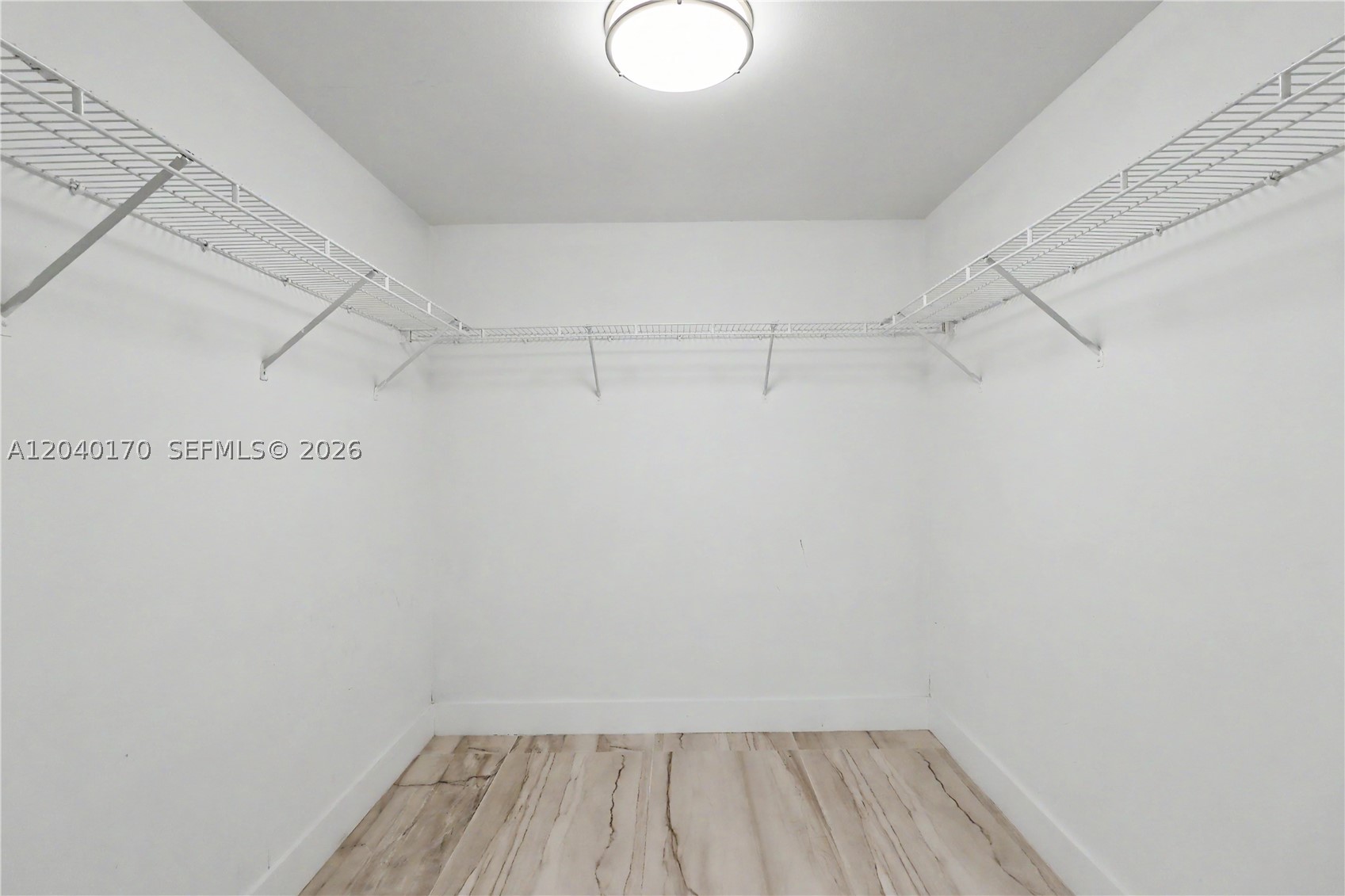 THE METROPOLITAN CONDO - Residential