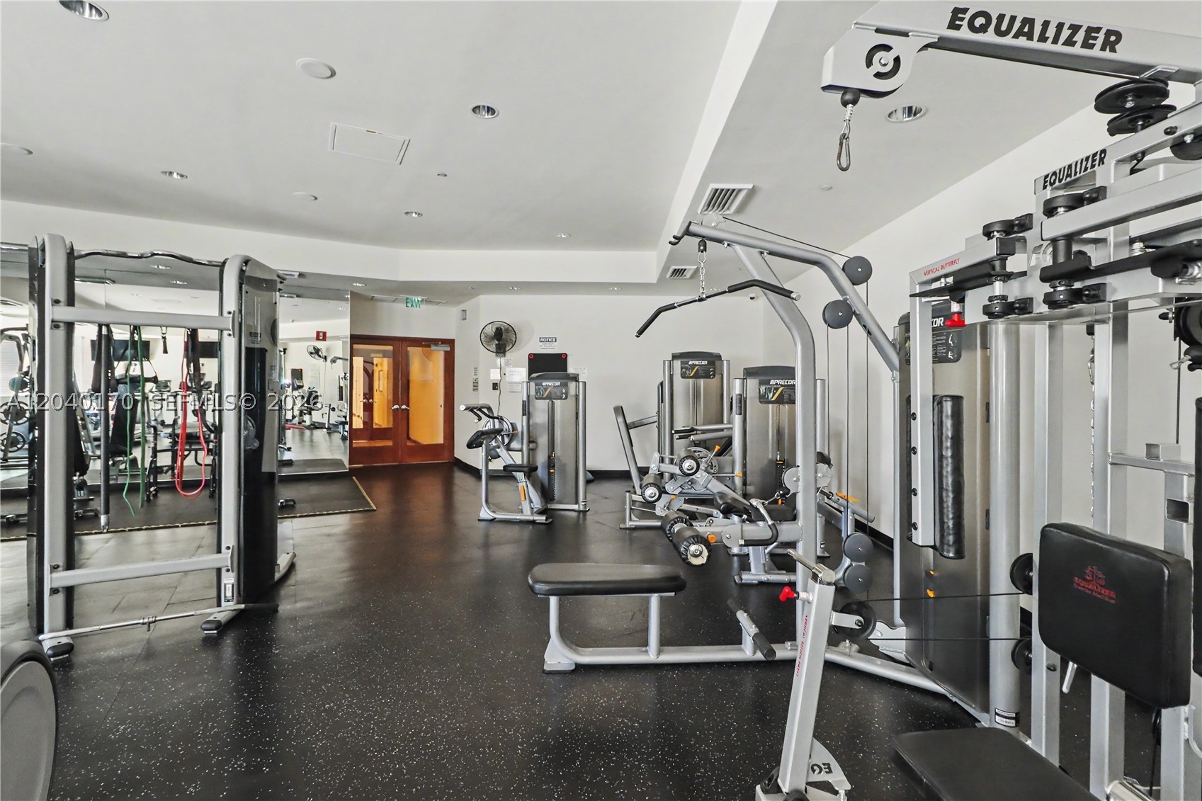 THE METROPOLITAN CONDO - Residential