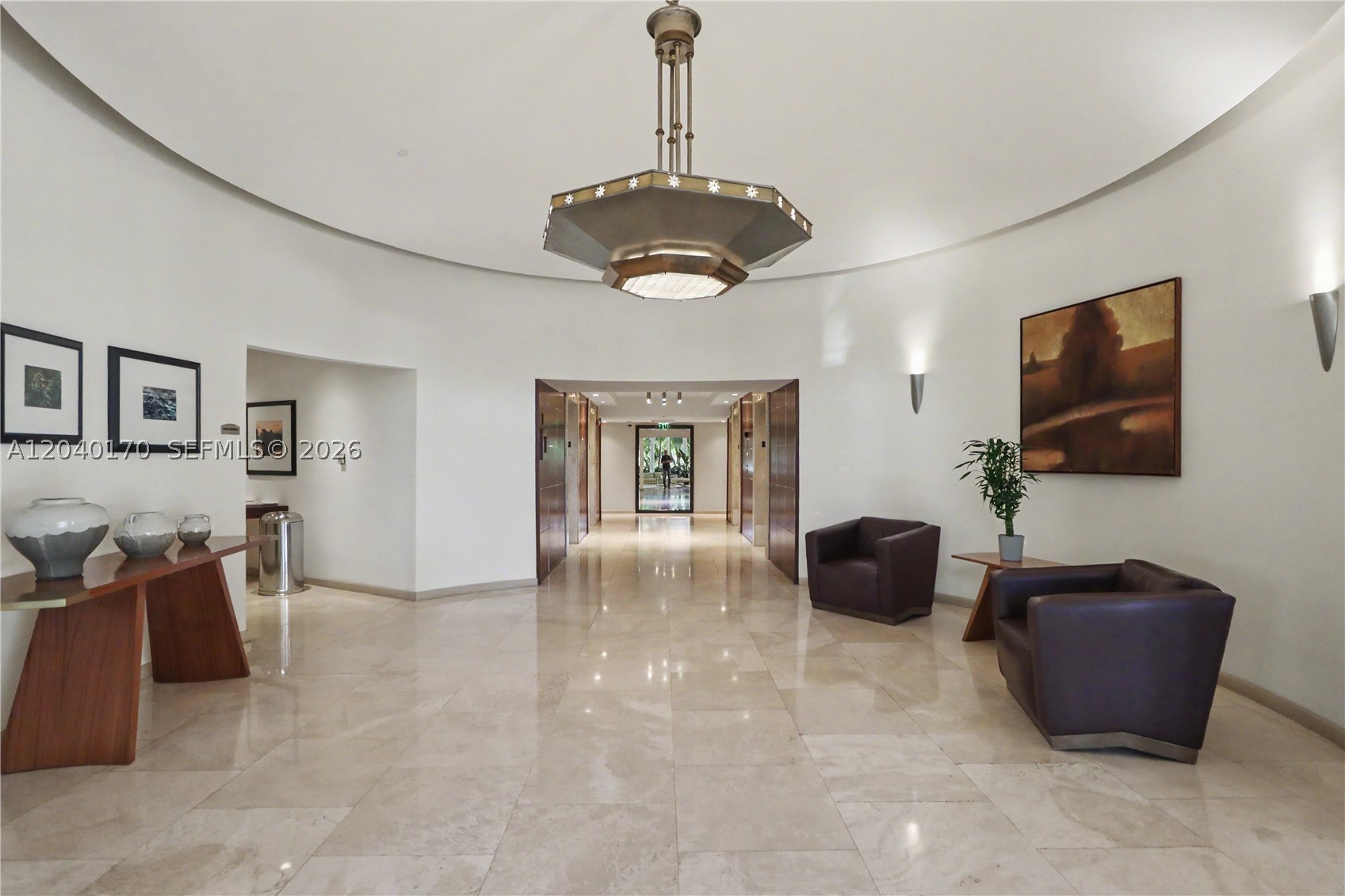 THE METROPOLITAN CONDO - Residential
