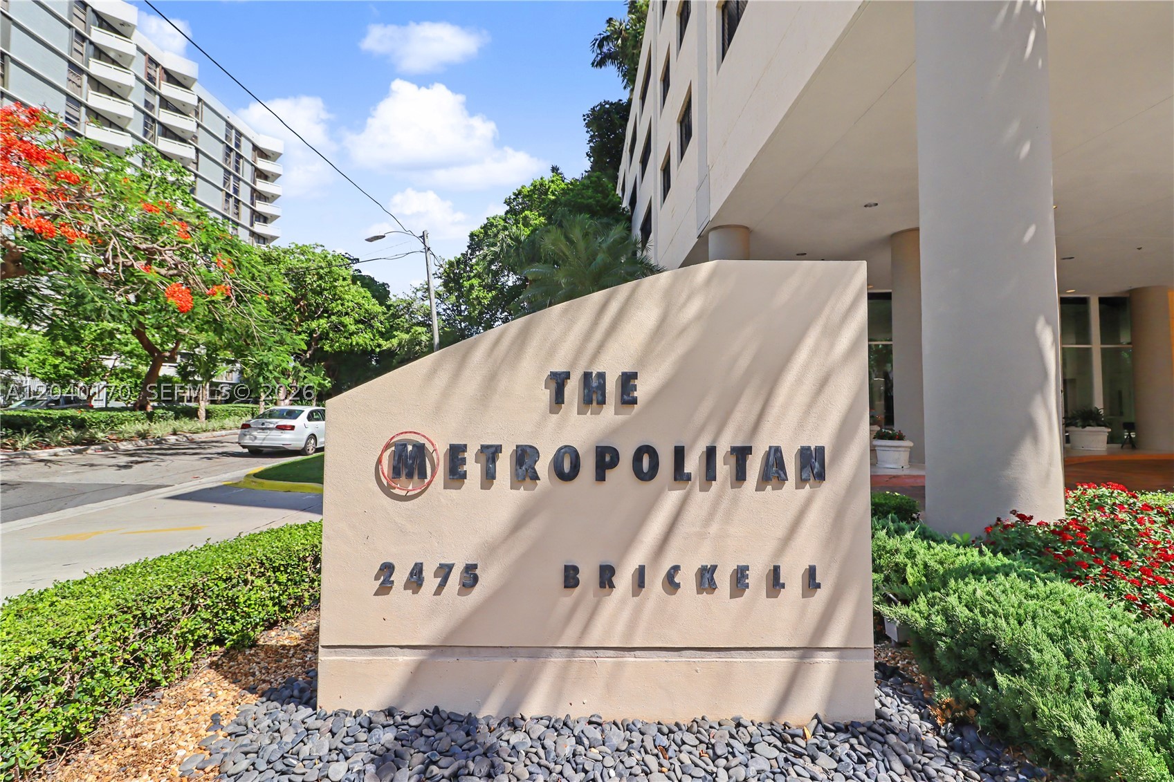 THE METROPOLITAN CONDO - Residential