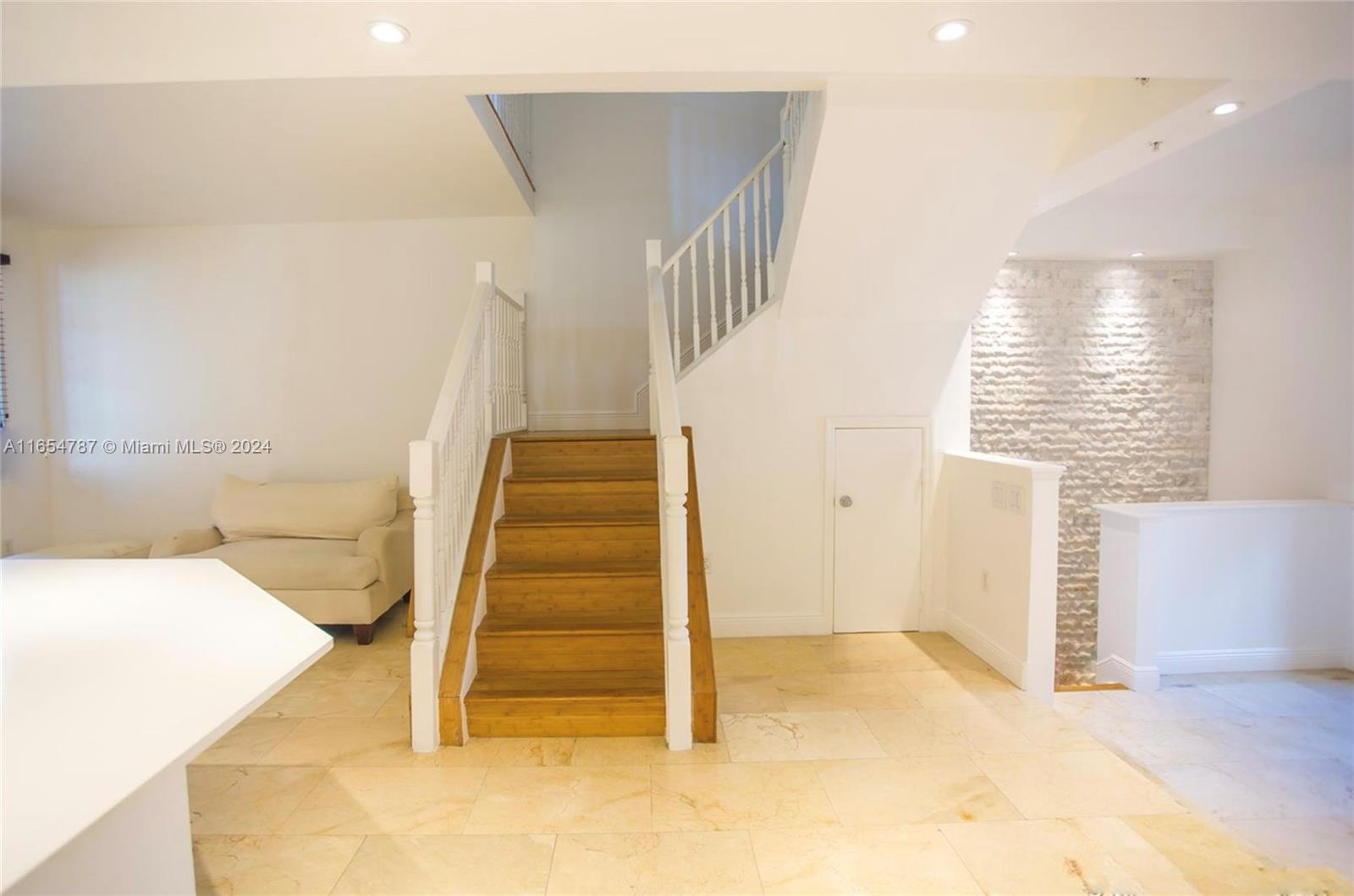 AVENTI AT AVENTURA CONDO - Residential Lease
