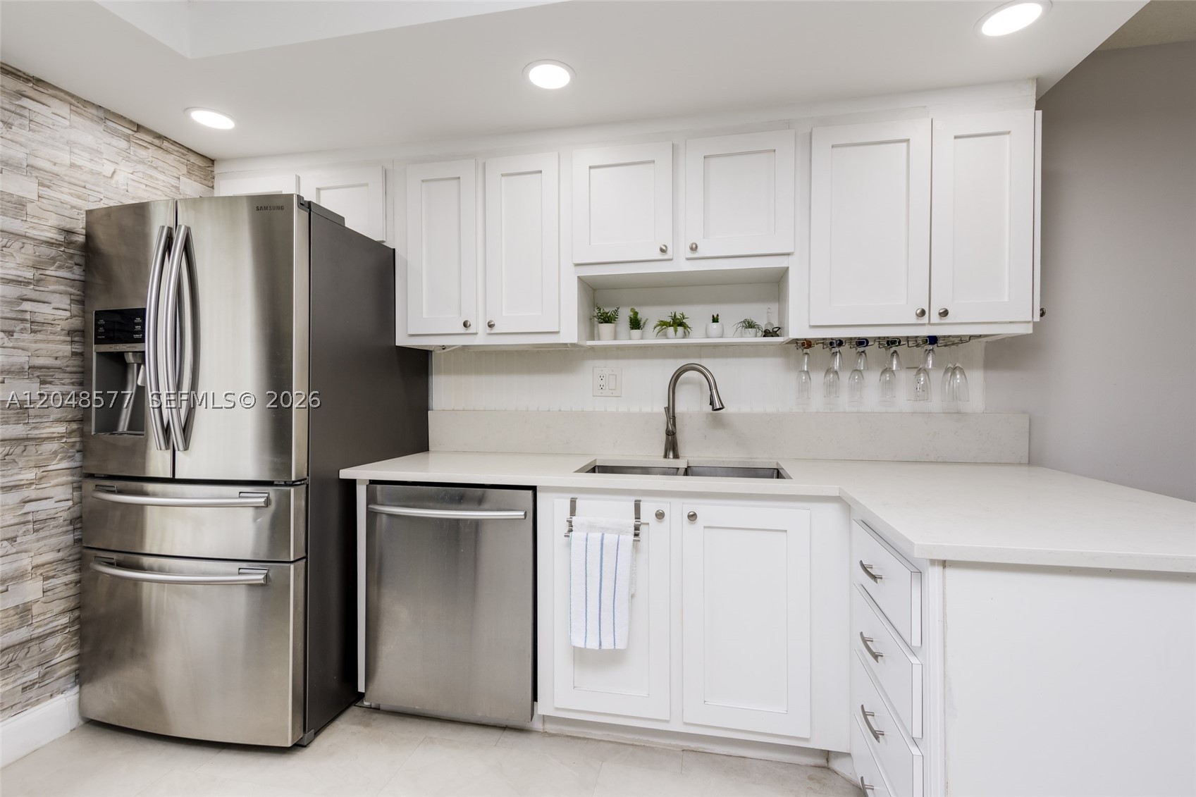 NOVA VILLAS CONDOMINIUM 6 - Residential