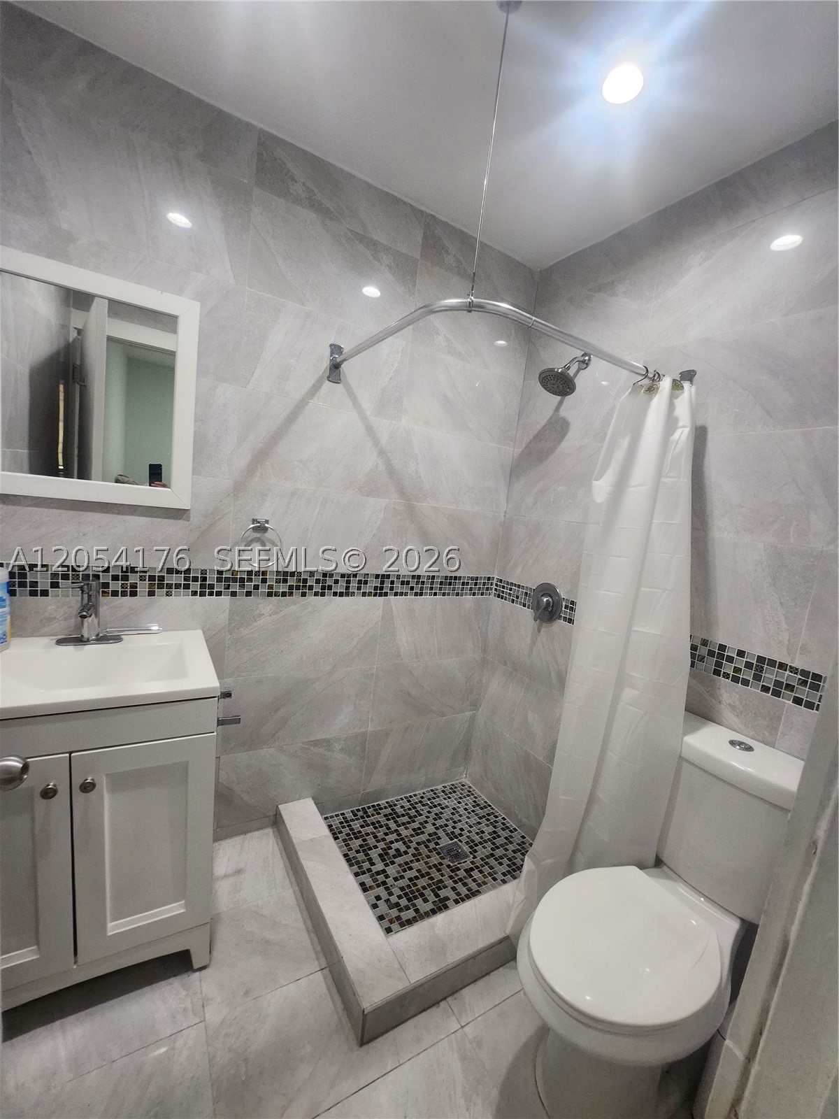 MIAMI BEACH IMPROVEMENT C - Residential Lease