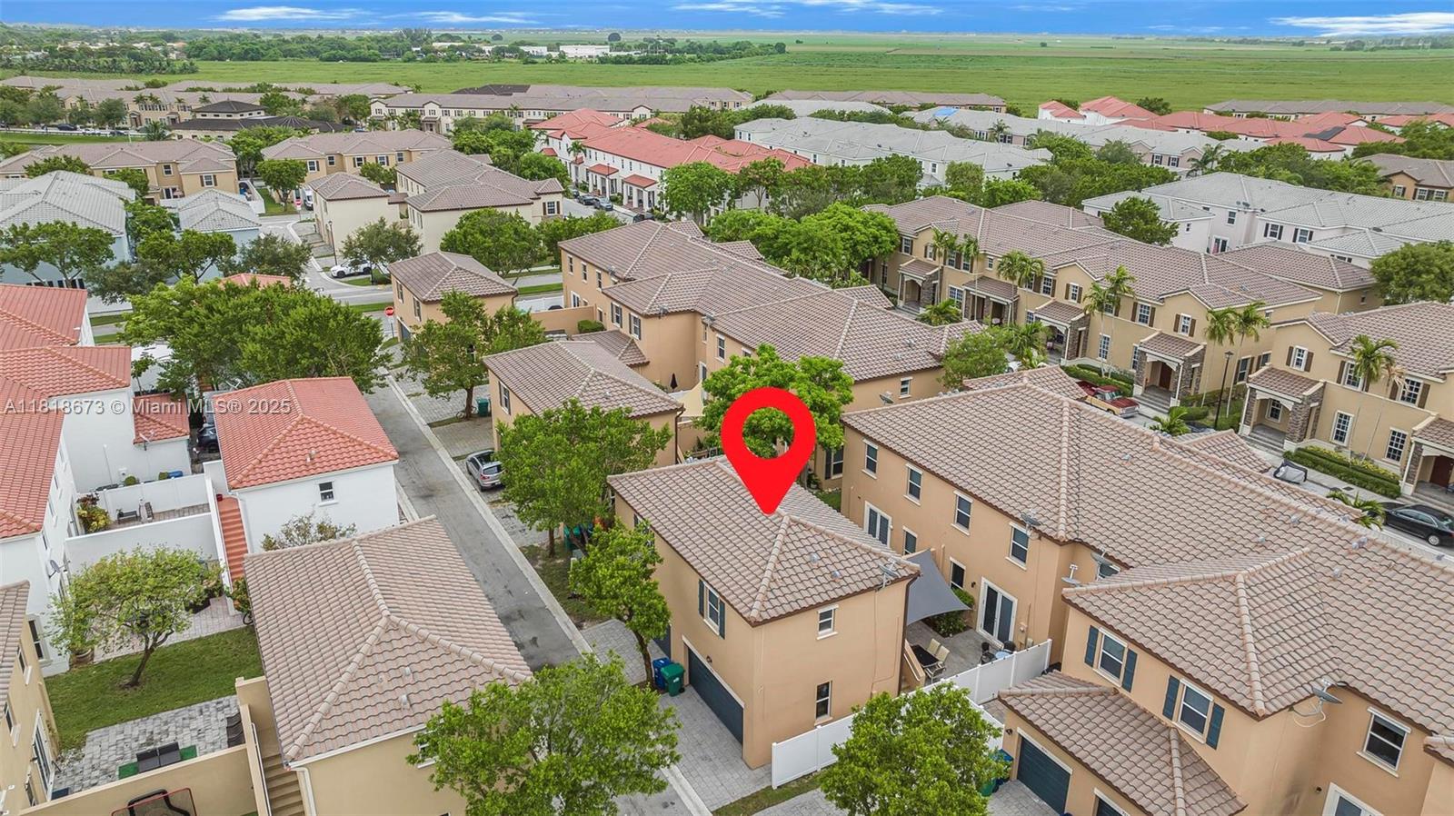 KENDALL COMMONS TOWNHOMES - Residential Lease