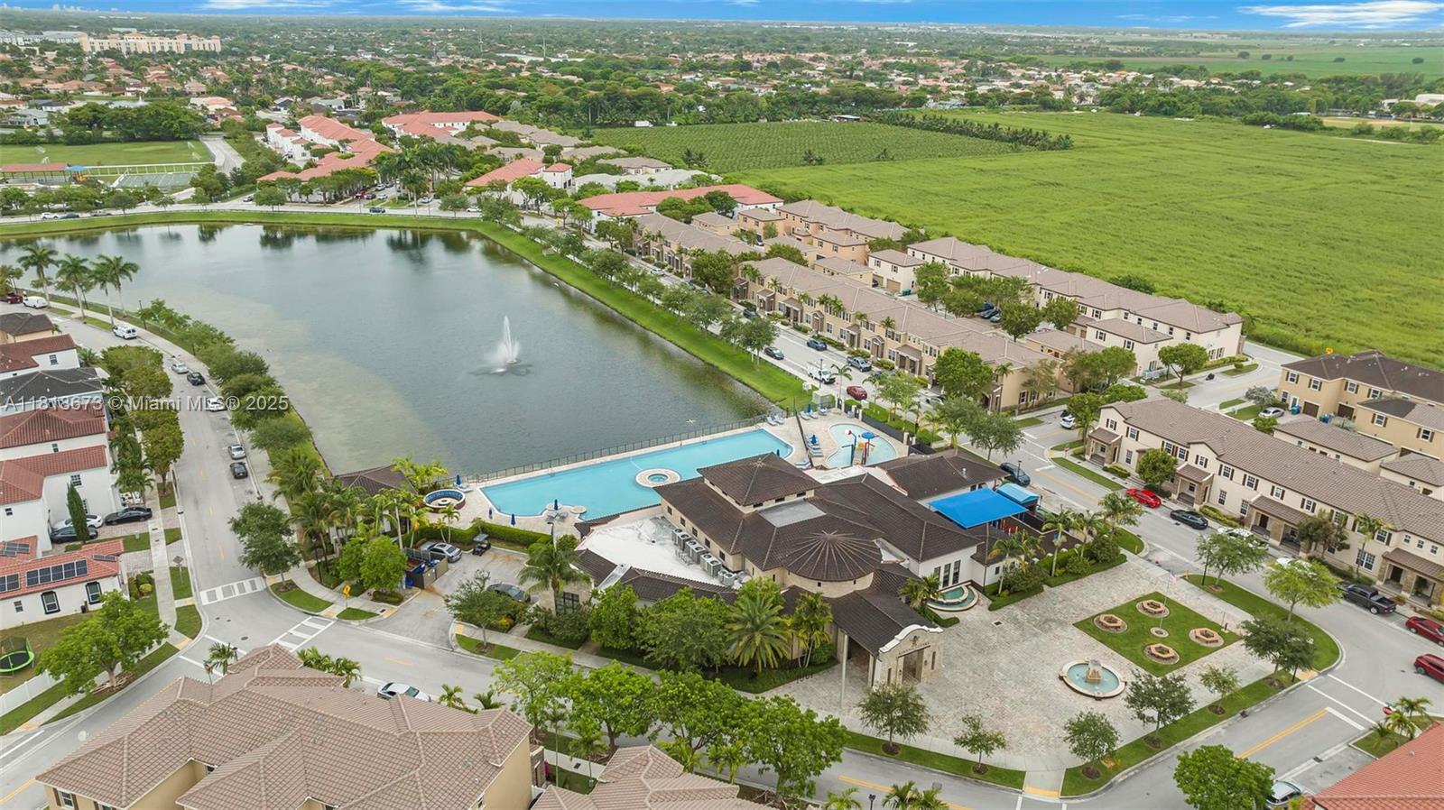 KENDALL COMMONS TOWNHOMES - Residential Lease