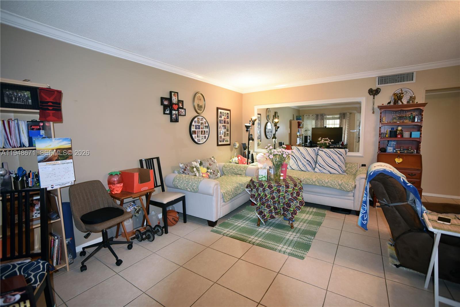 NORTH HAMPTON COURT CONDO - Residential
