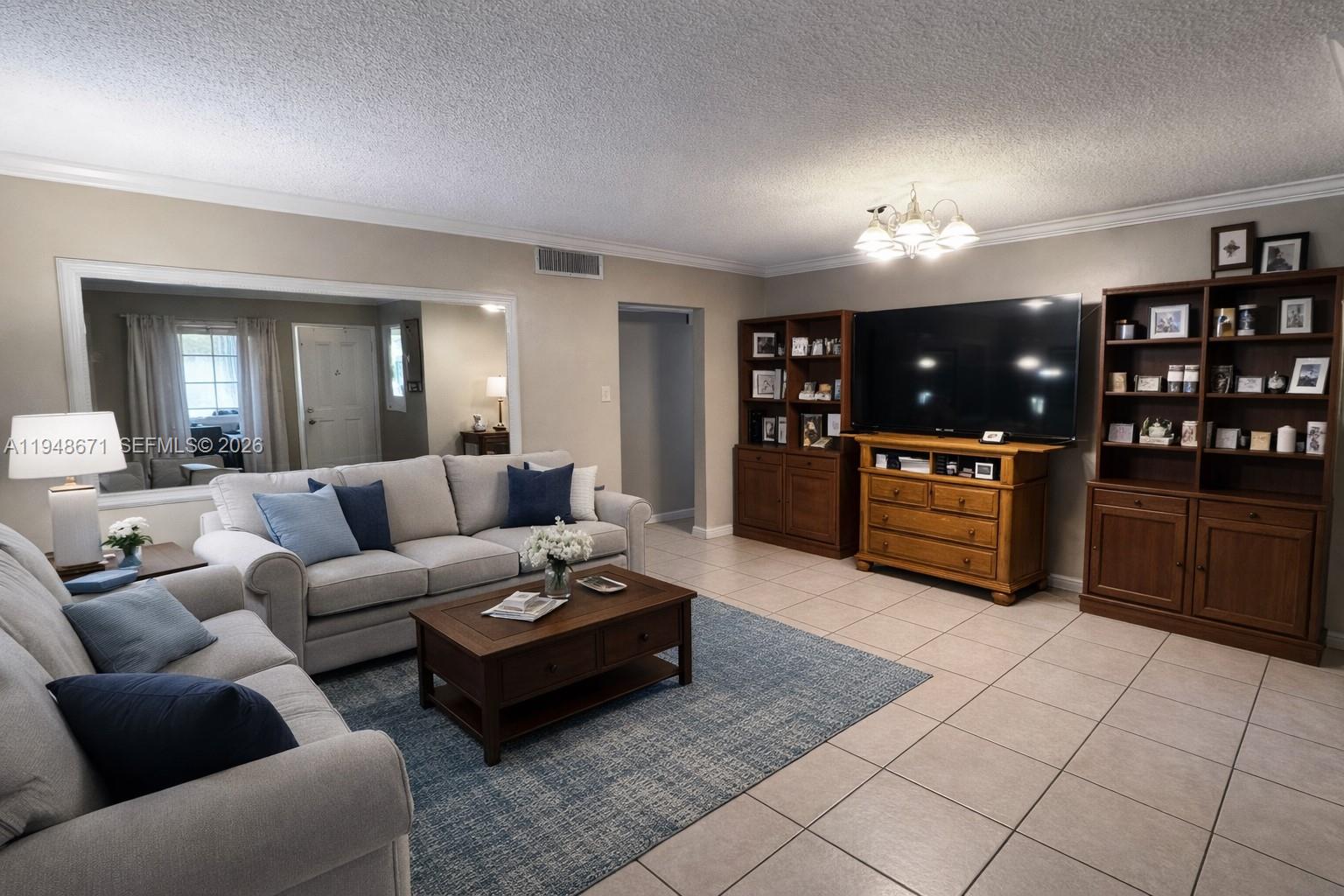 NORTH HAMPTON COURT CONDO - Residential