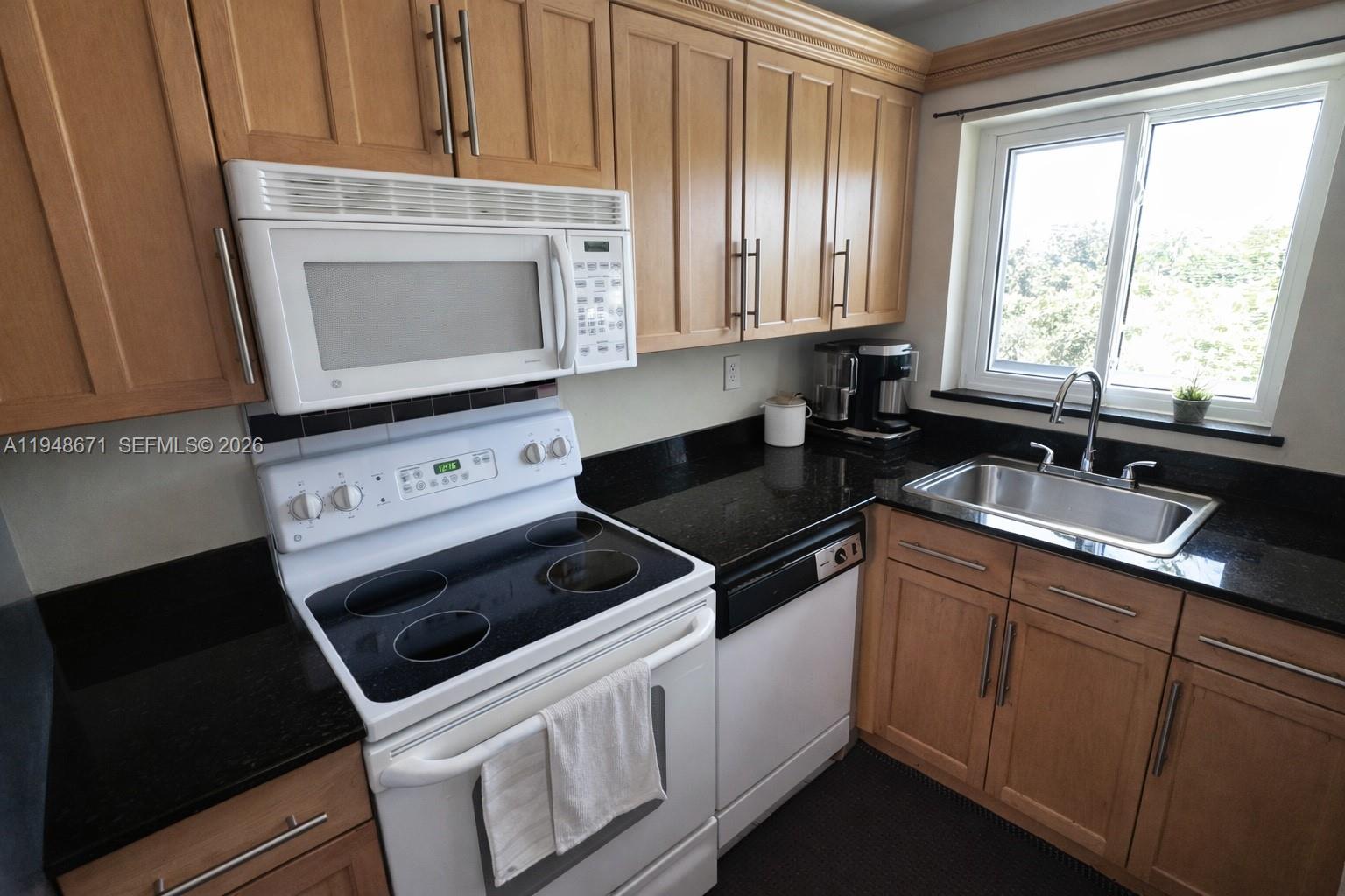 NORTH HAMPTON COURT CONDO - Residential