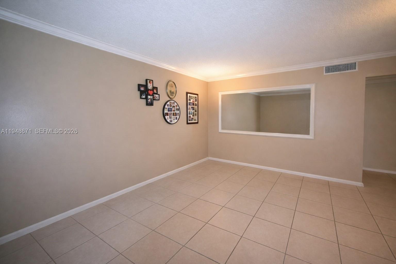 NORTH HAMPTON COURT CONDO - Residential