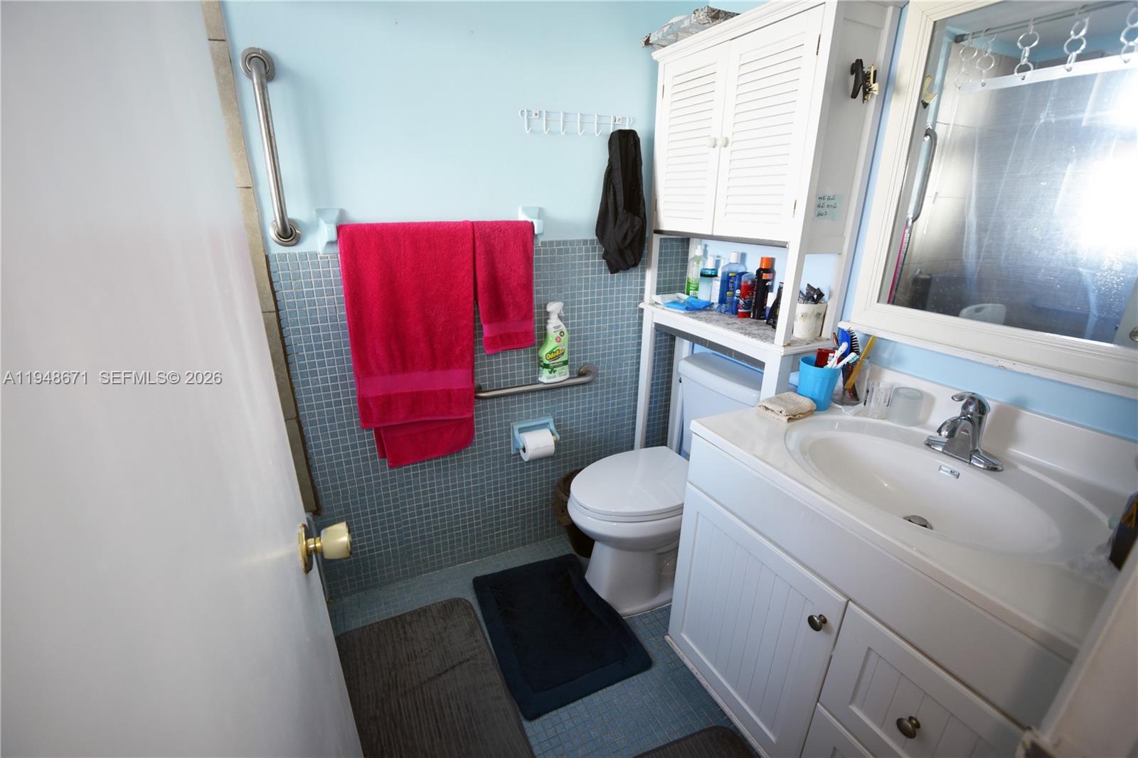 NORTH HAMPTON COURT CONDO - Residential