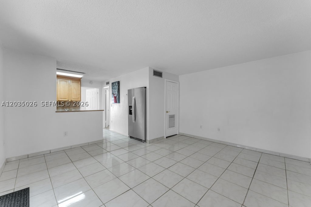 SPANISH TRACE CONDO - Residential Lease