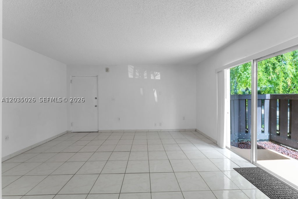 SPANISH TRACE CONDO - Residential Lease