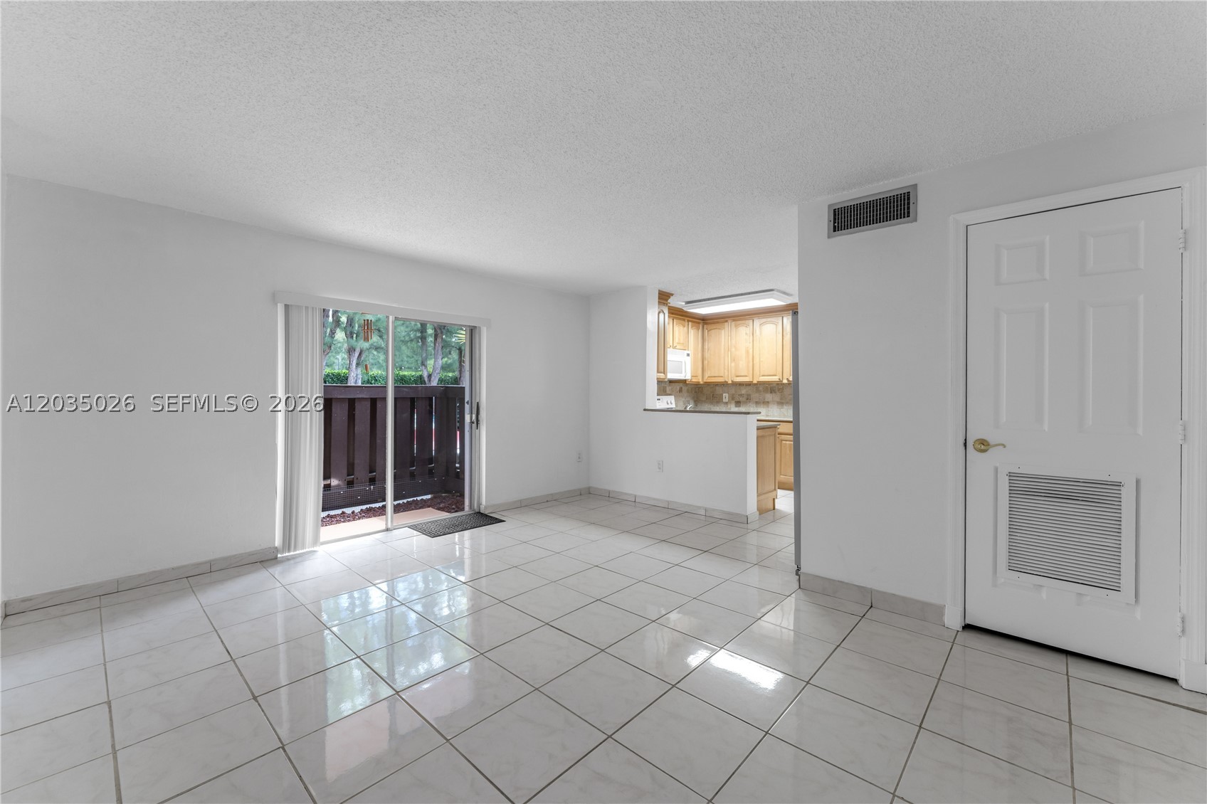 SPANISH TRACE CONDO - Residential Lease