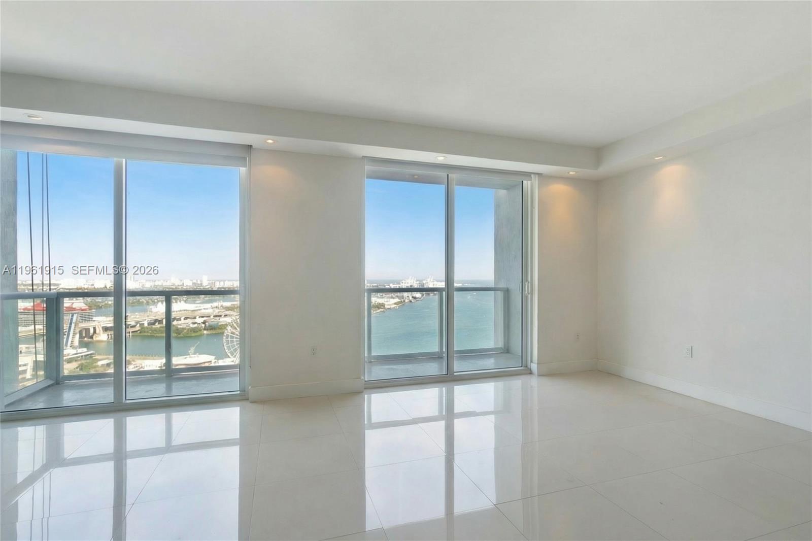VIZCAYNE SOUTH CONDO - Residential