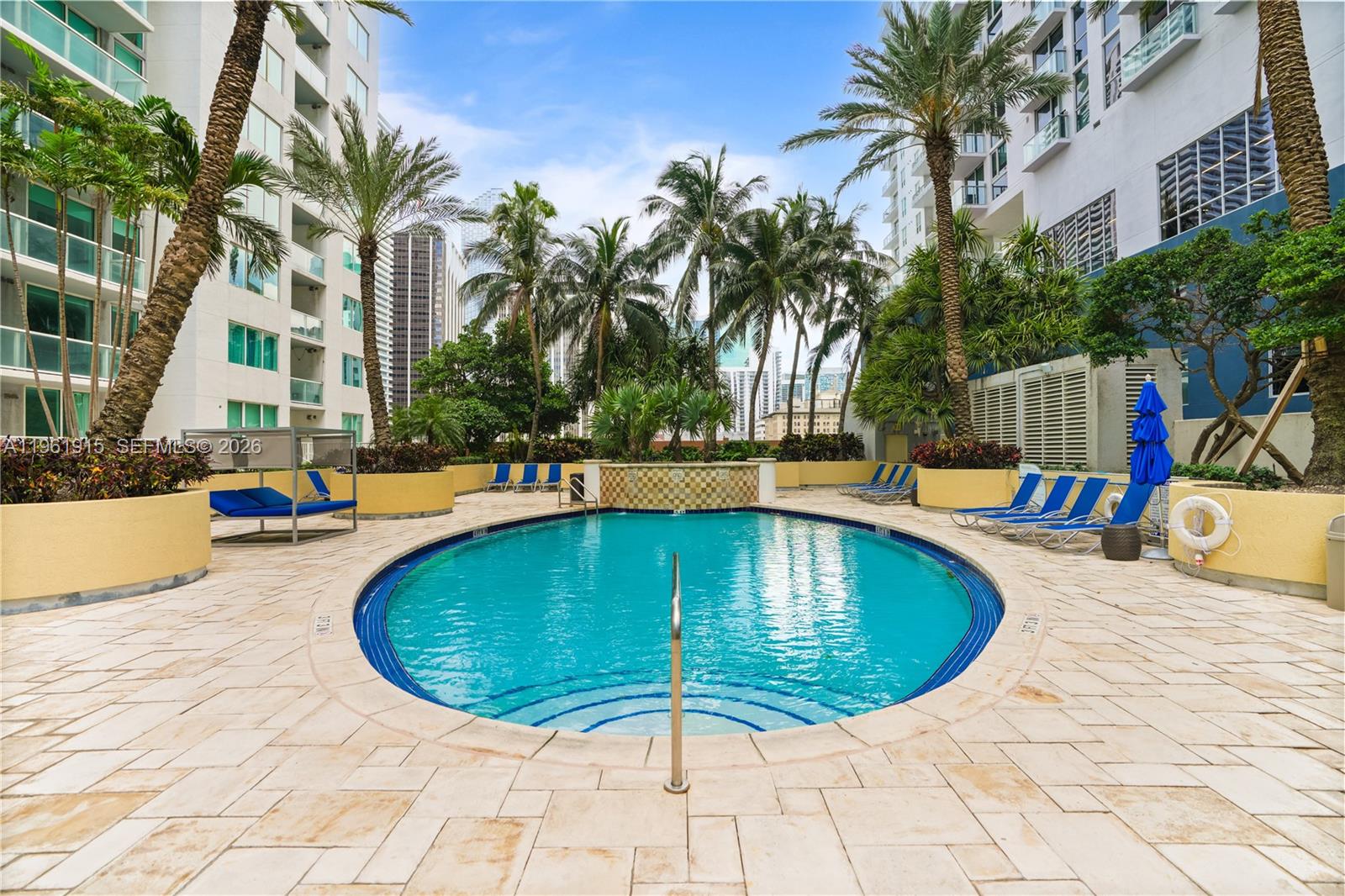 VIZCAYNE SOUTH CONDO - Residential