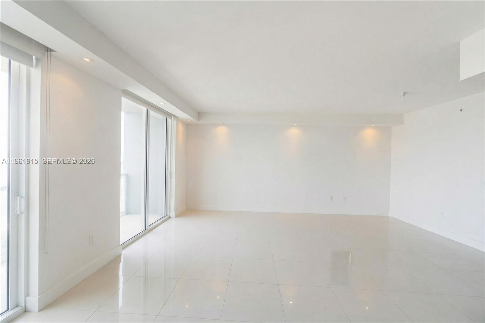 VIZCAYNE SOUTH CONDO - Residential