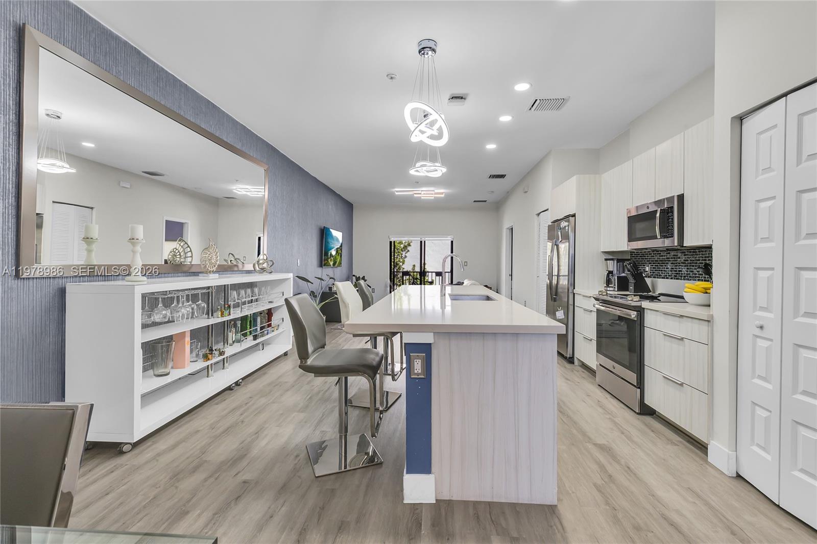 APEX AT PARK CENTRAL COND - Residential