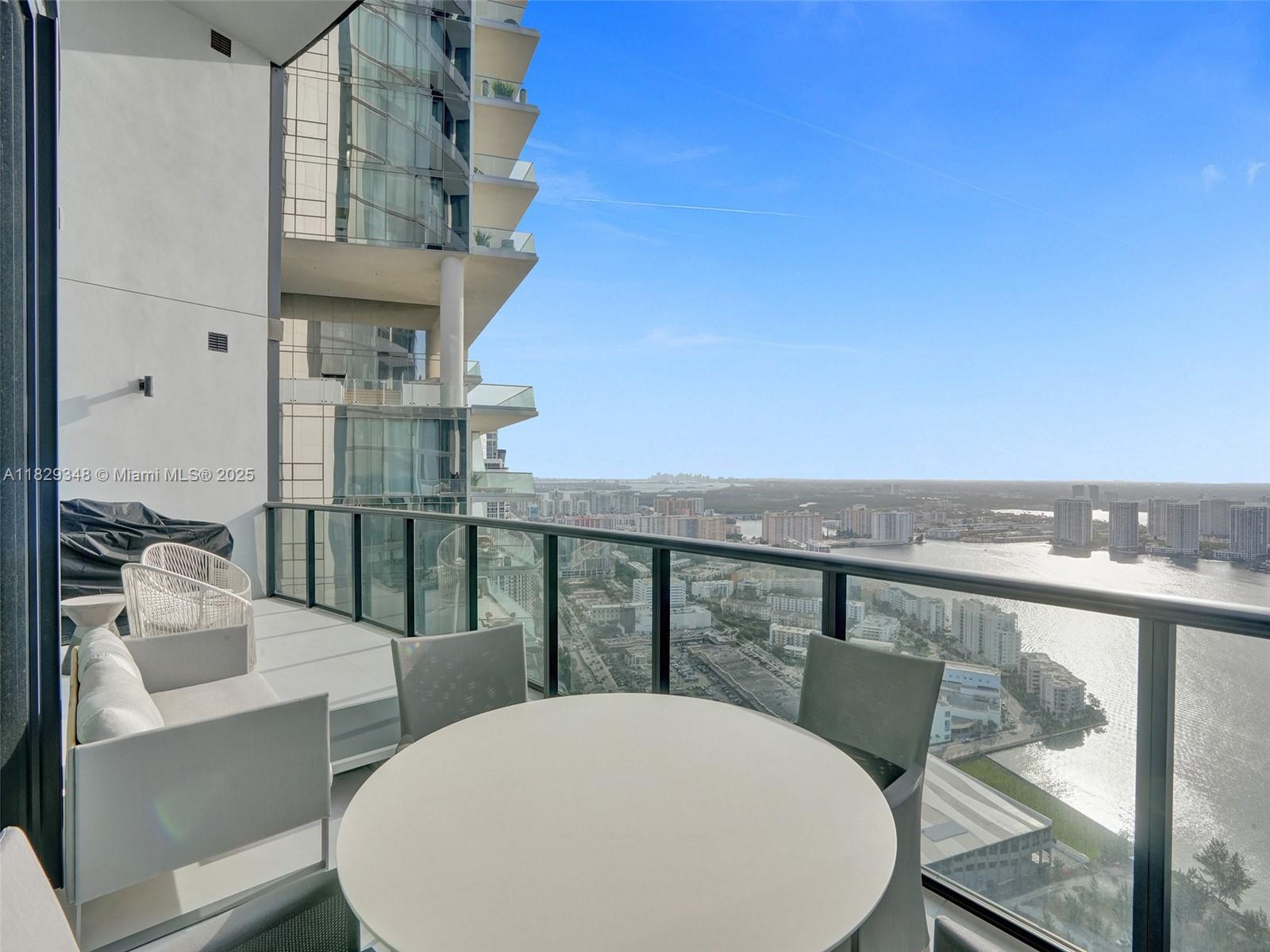 18555 COLLINS AVENUE COND - Residential