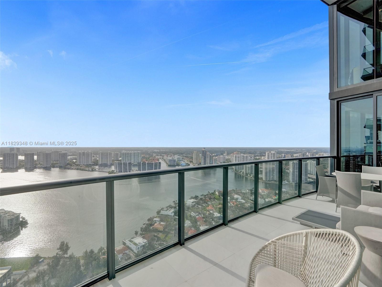 18555 COLLINS AVENUE COND - Residential