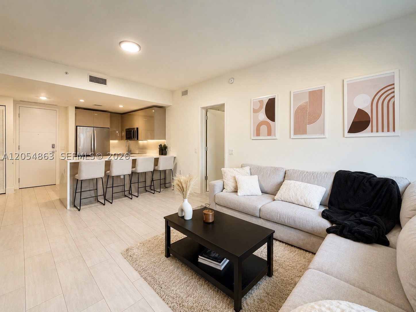 METROPICA NORTH TOWER ONE - Residential