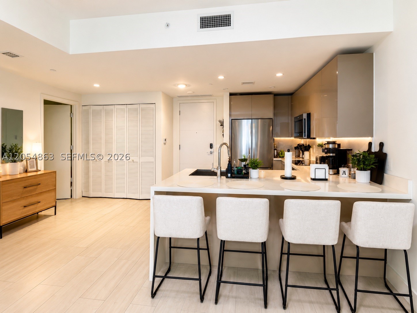 METROPICA NORTH TOWER ONE - Residential