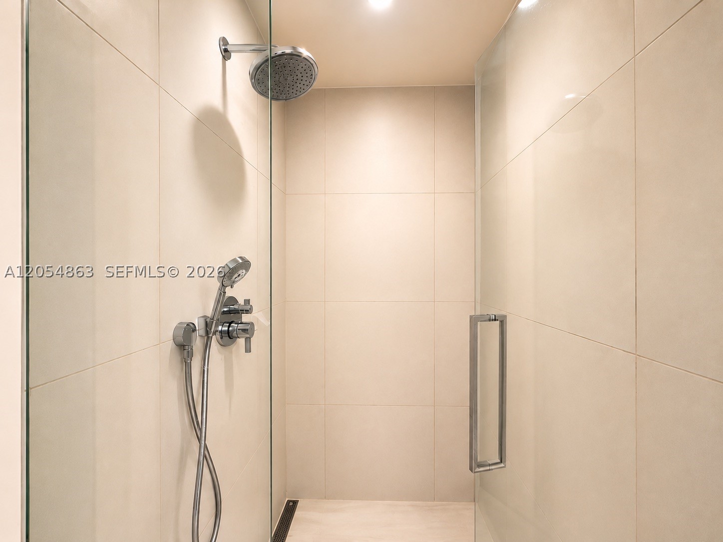 METROPICA NORTH TOWER ONE - Residential