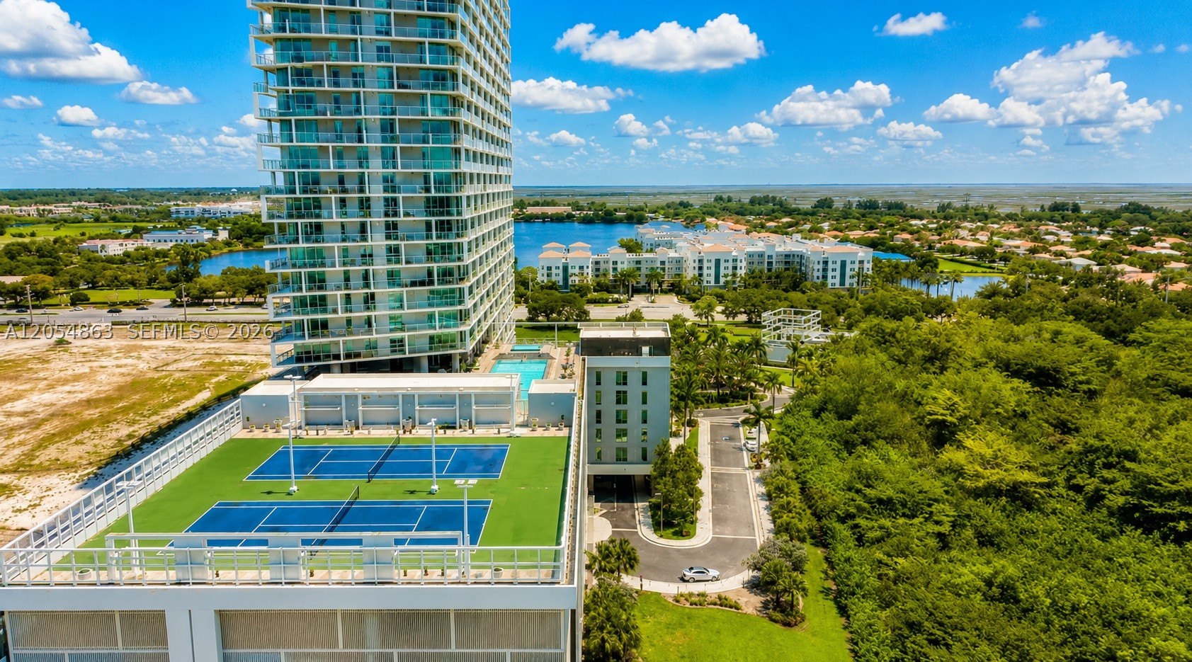 METROPICA NORTH TOWER ONE - Residential