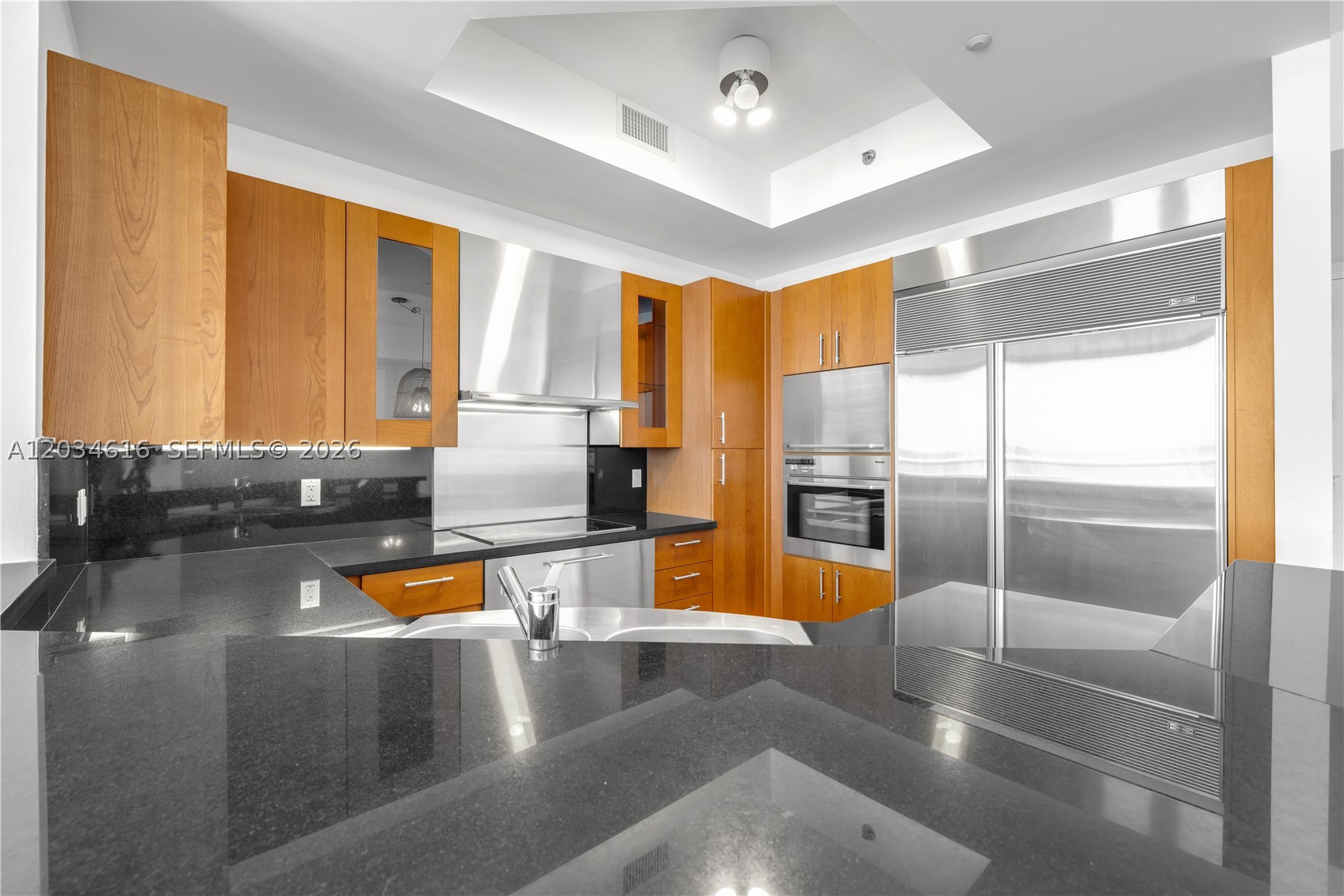 CONTINUUM ON SOUTH BEACH - Residential Lease