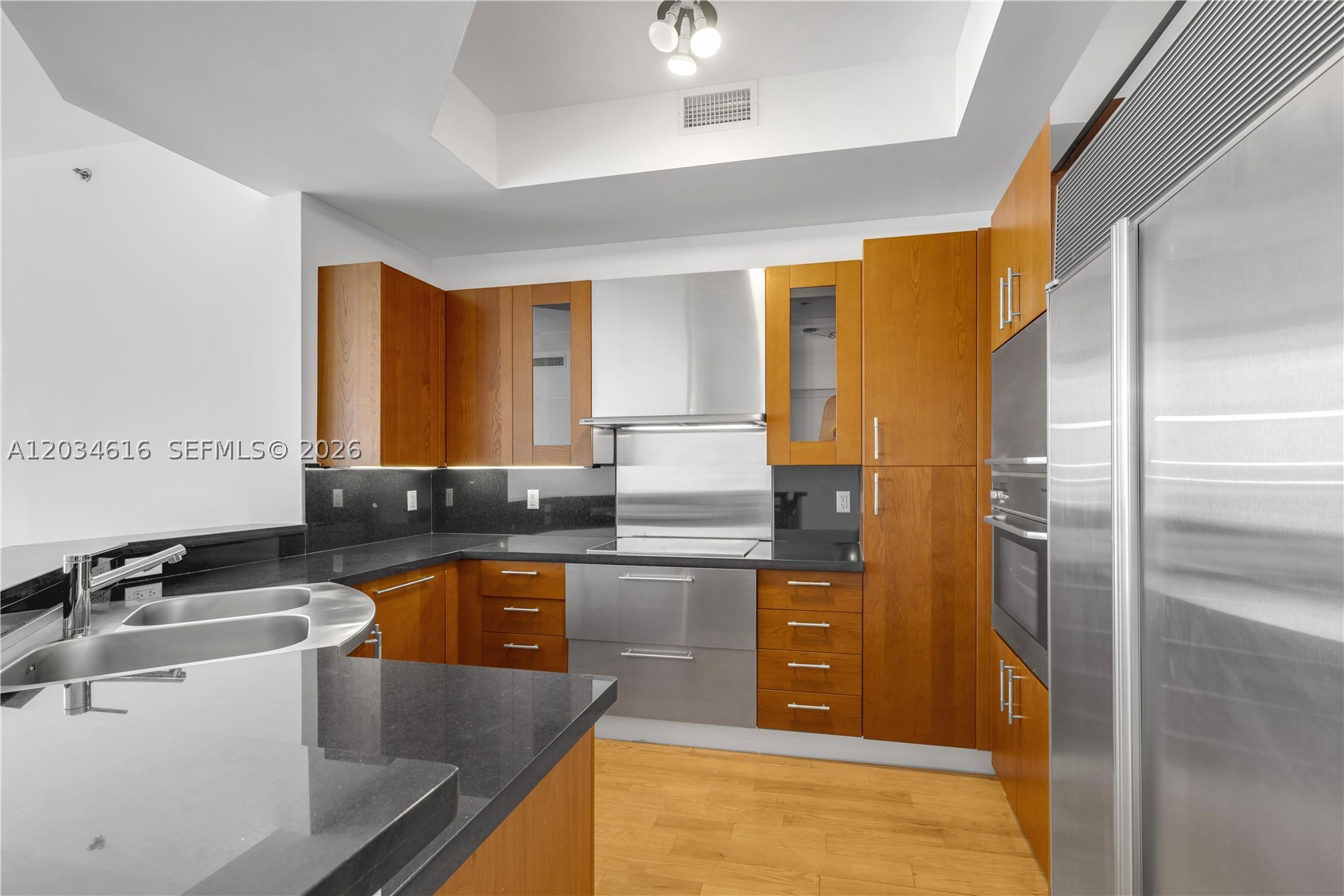 CONTINUUM ON SOUTH BEACH - Residential Lease