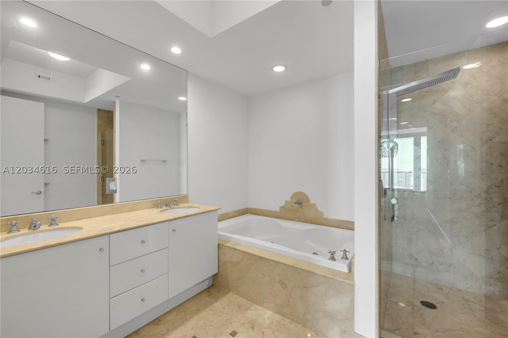 CONTINUUM ON SOUTH BEACH - Residential Lease