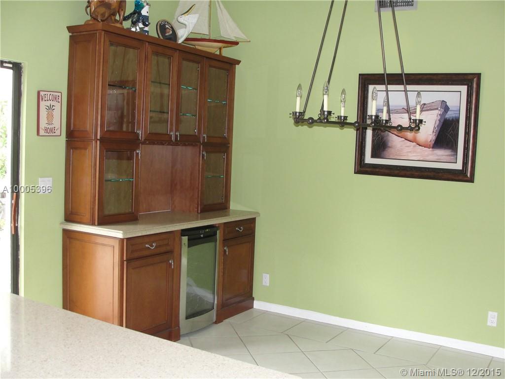 Waterview Isles 99-15 B - Residential Lease