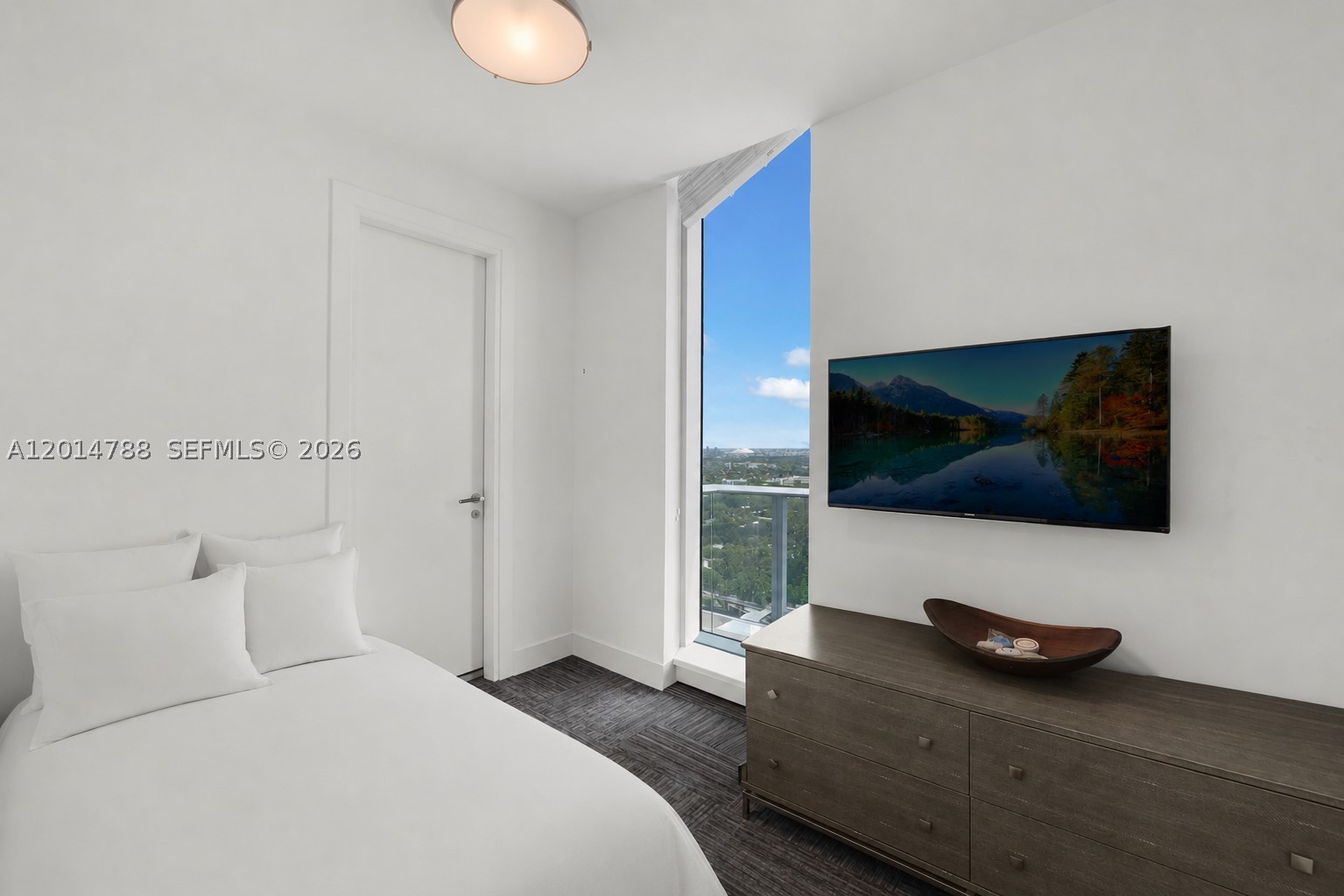 GROVENOR HOUSE CONDO - Residential