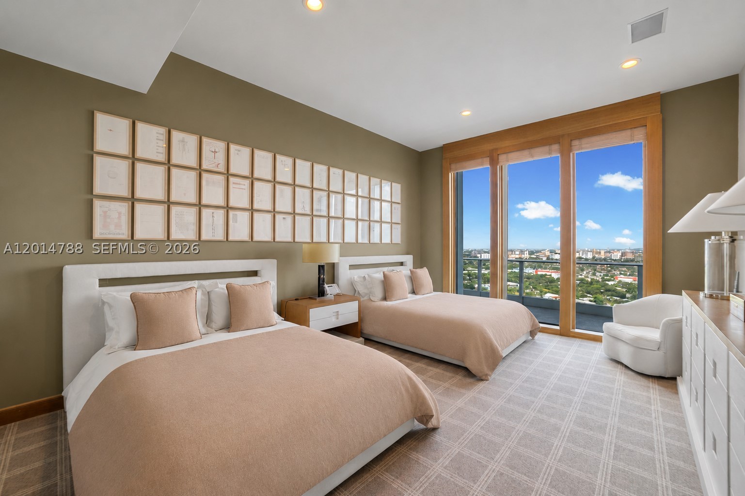 GROVENOR HOUSE CONDO - Residential
