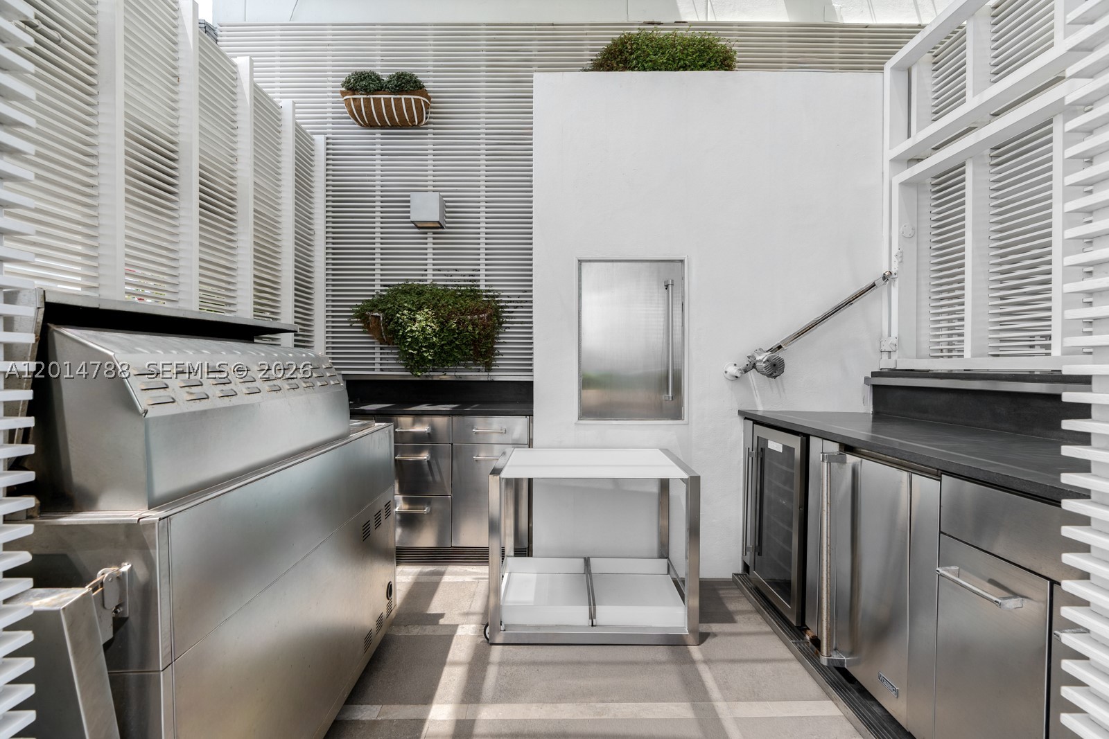 GROVENOR HOUSE CONDO - Residential